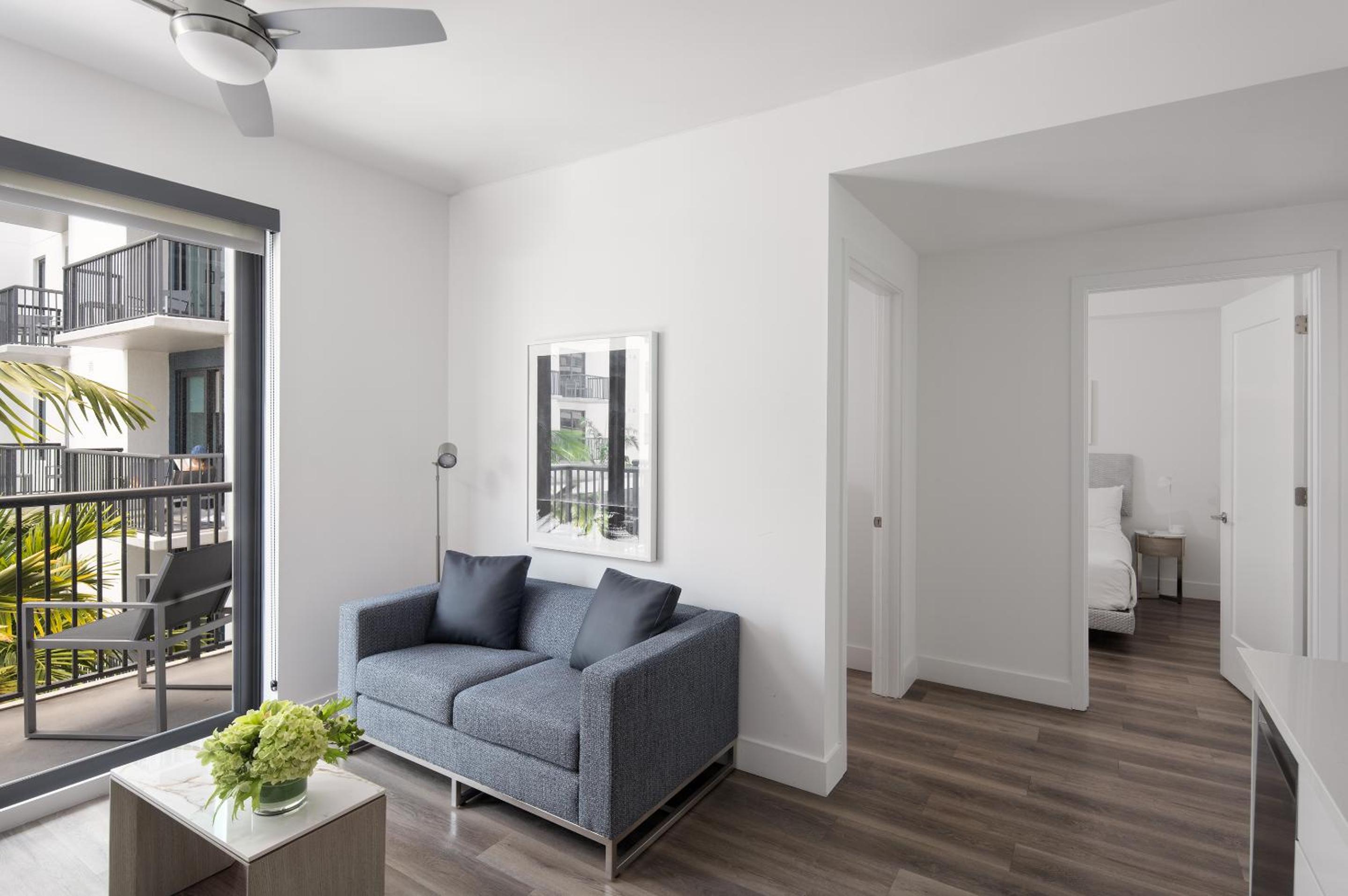 One-Bedroom Suite Accessible - Photo 11