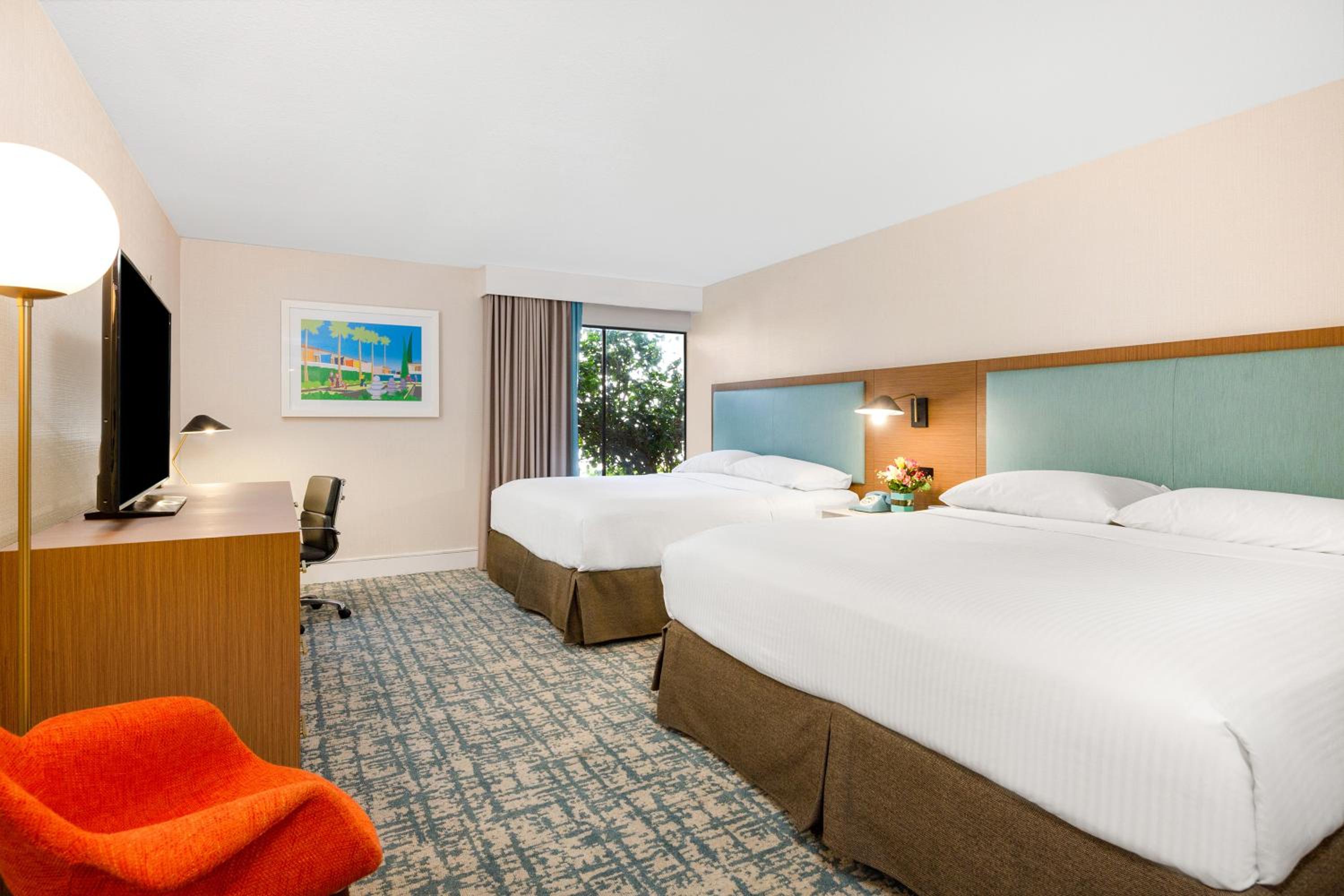 Executive King Room with Two King Beds - Photo 5