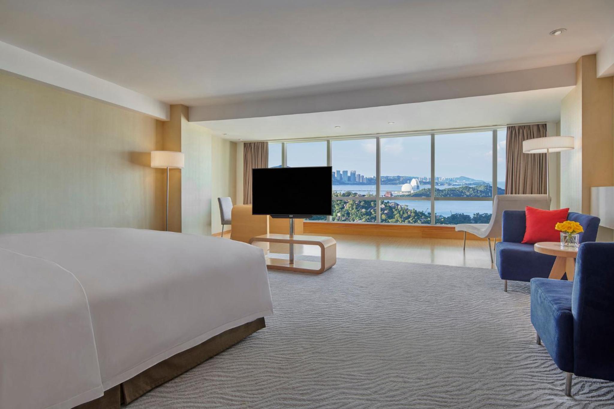 Junior King Suite with Sea View - High Floor - Photo 5
