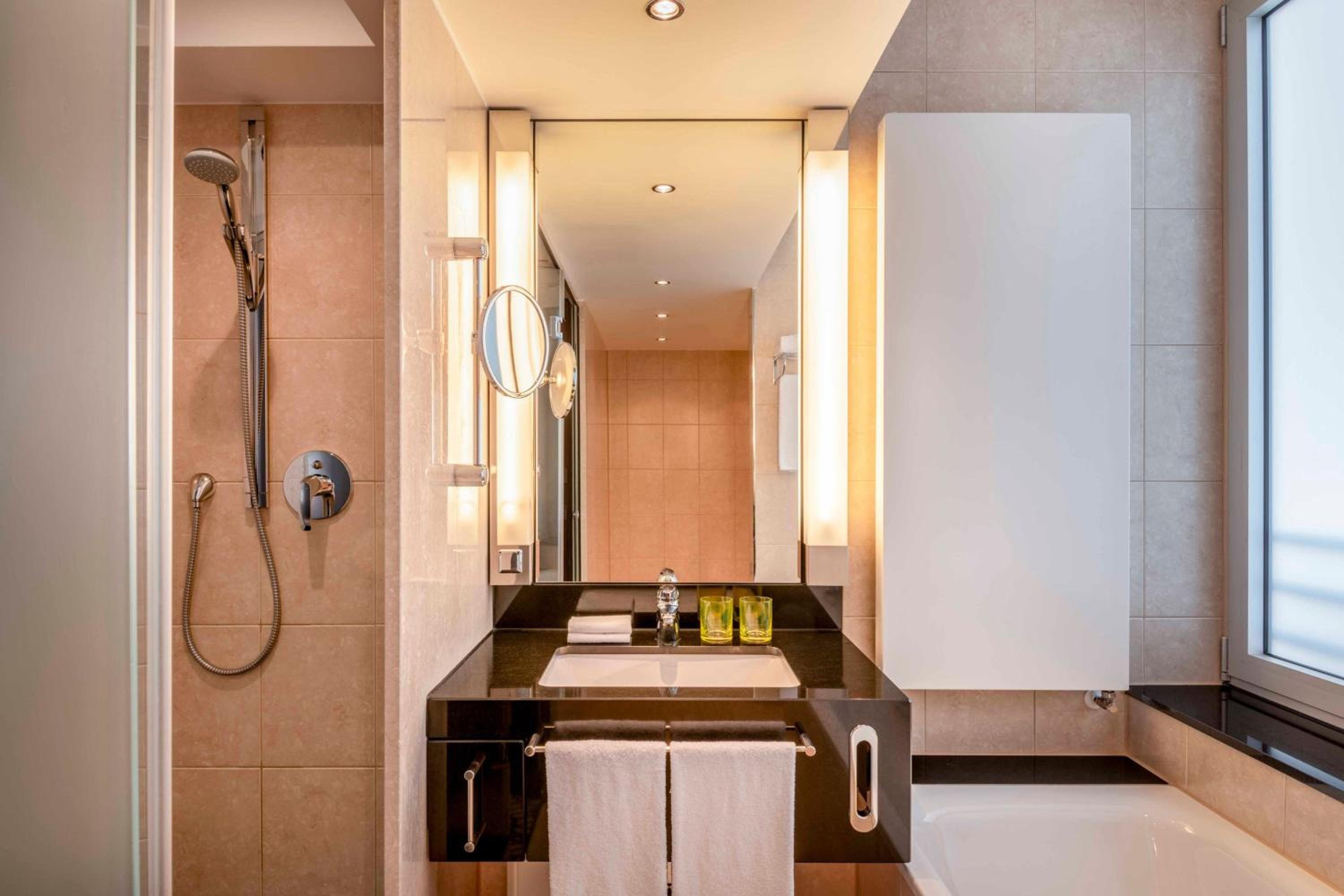 Executive Suite with King Size Bed