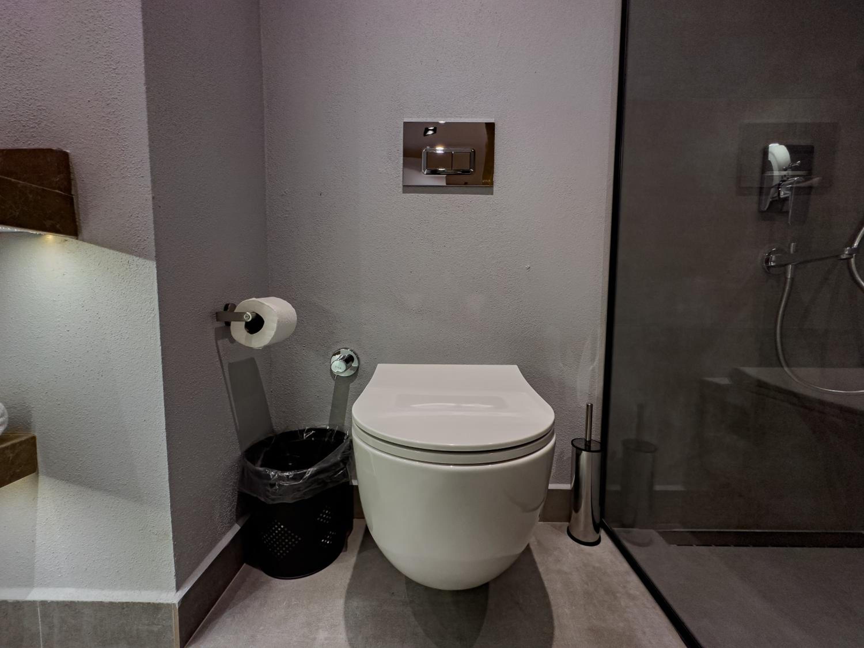 Deluxe Double Room - Photo 21