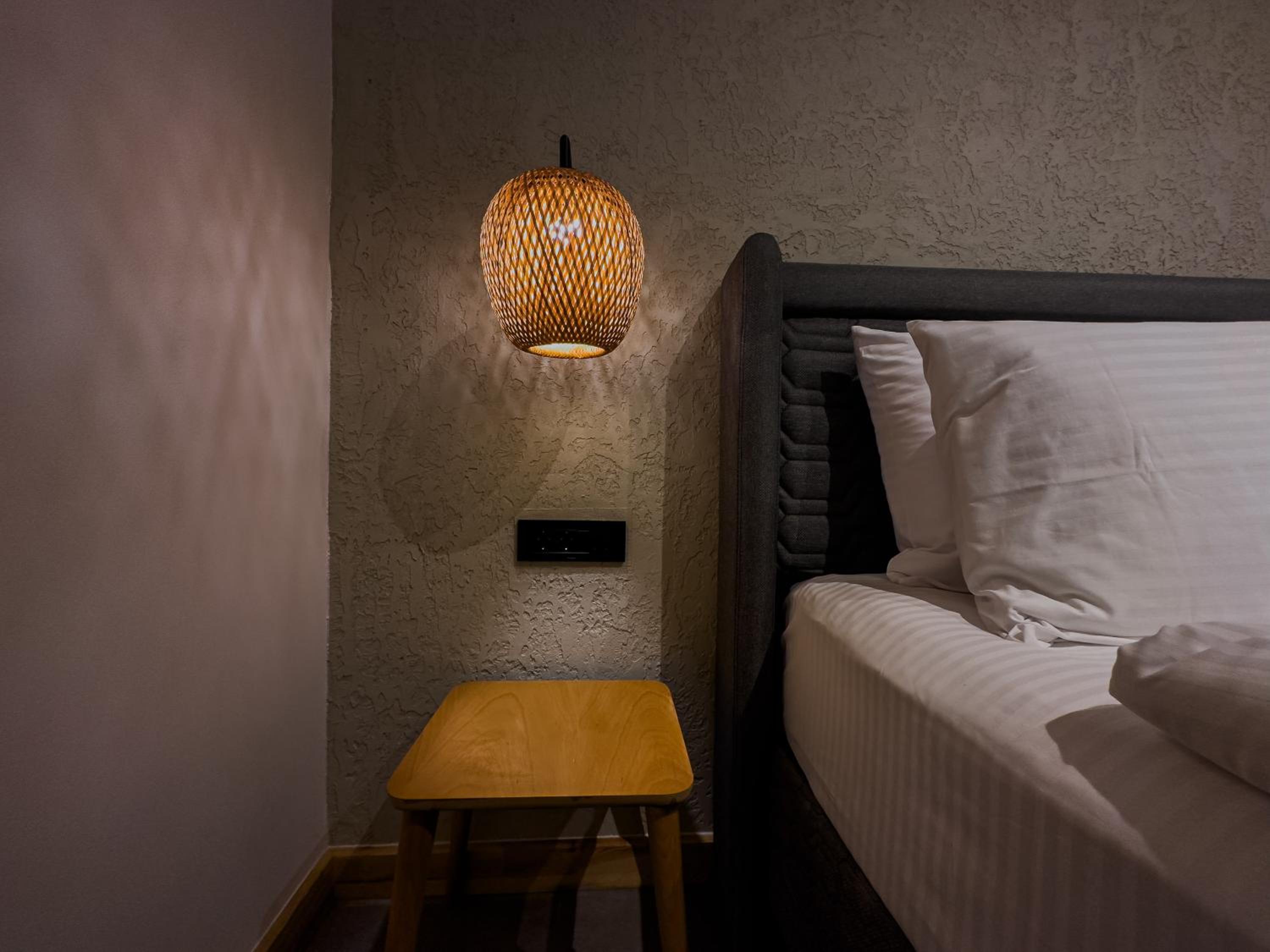 Deluxe Double Room - Photo 11