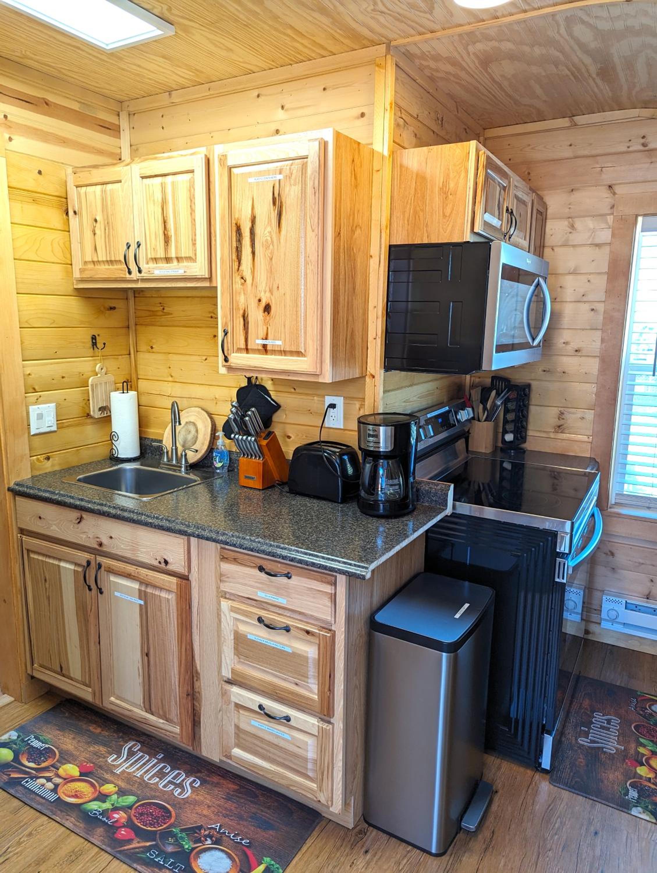 Two-Bedroom House (Cabin 4) - Photo 7