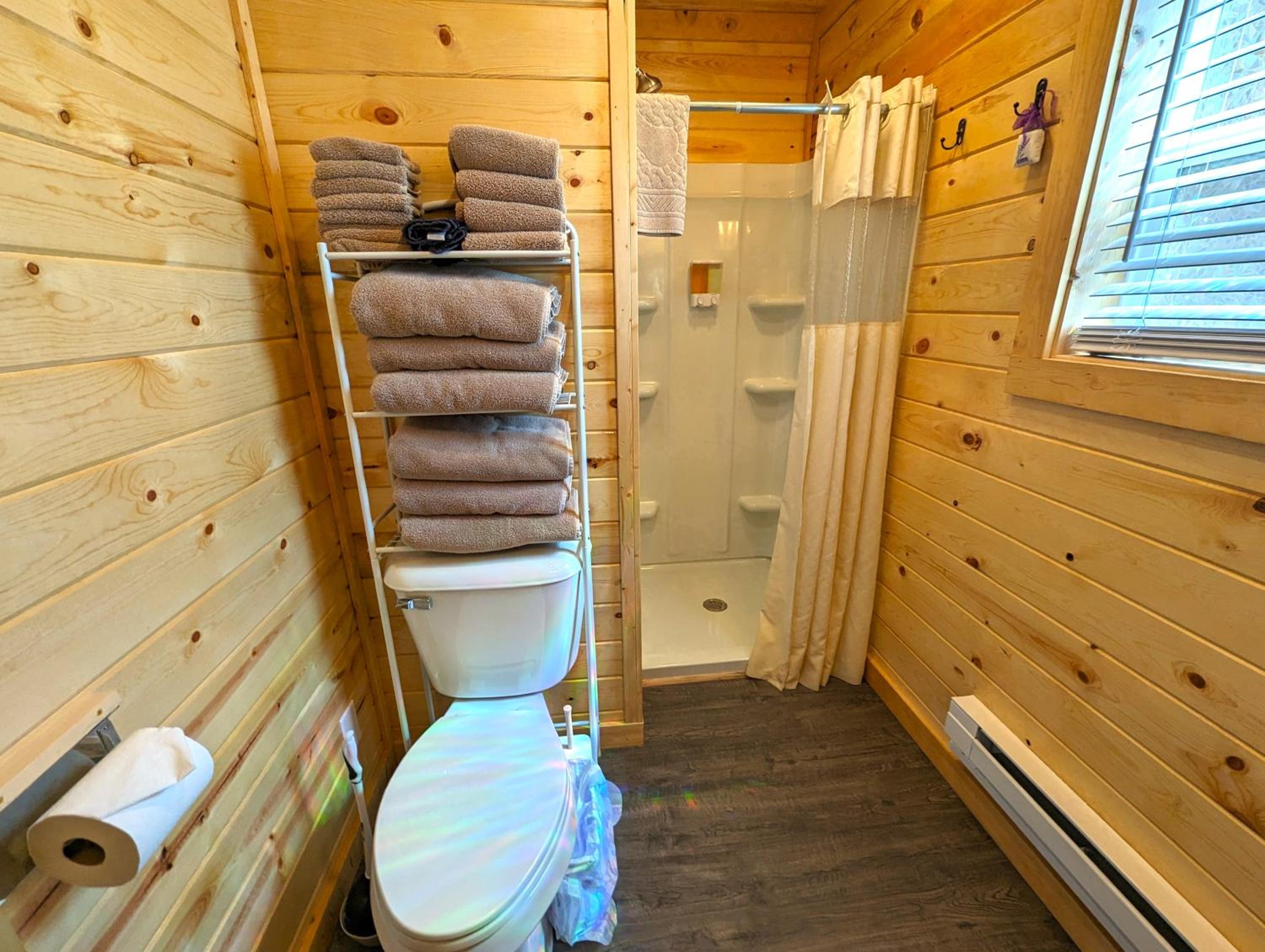 Two-Bedroom House (Cabin 4) - Photo 15