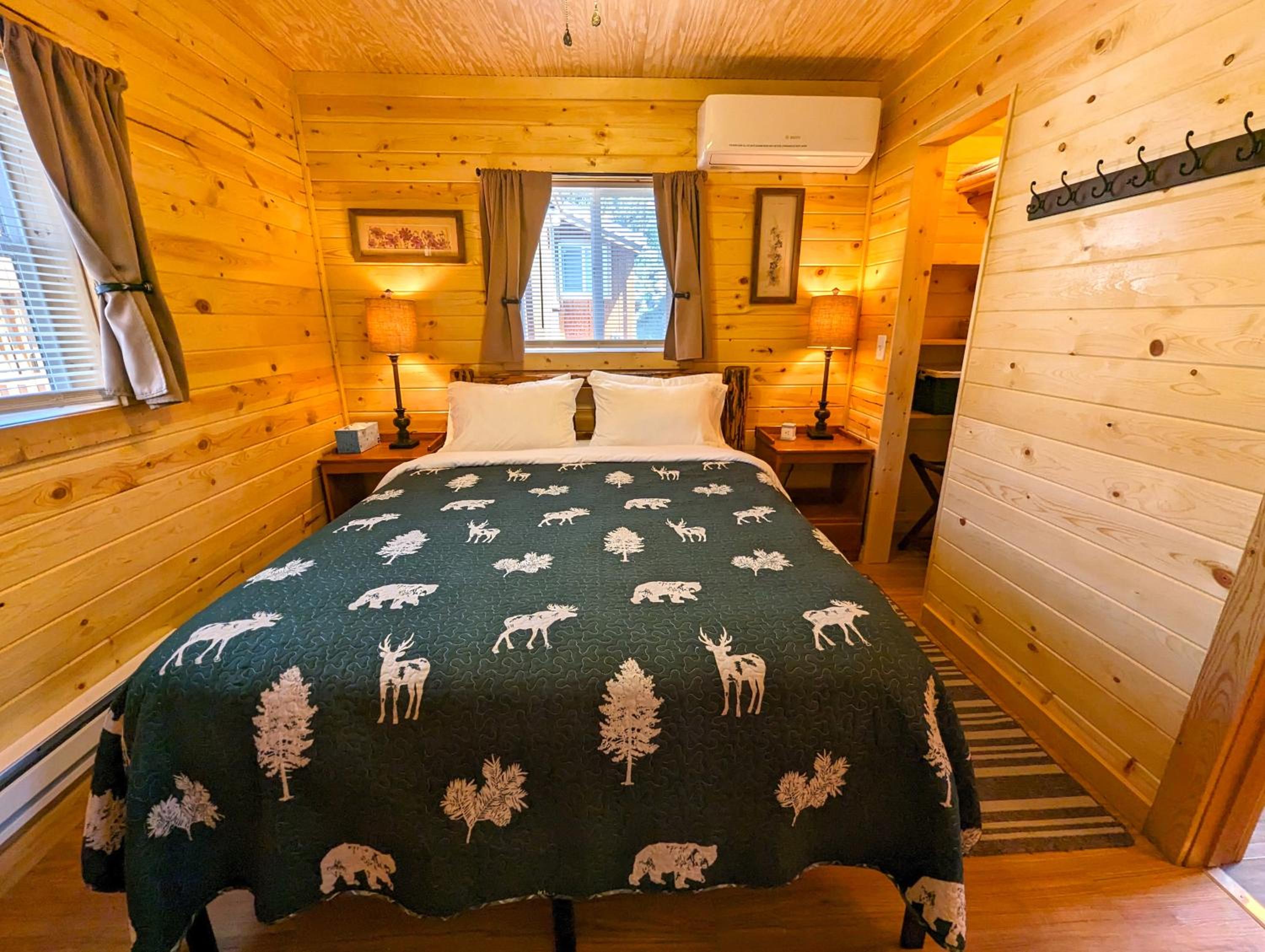 Two-Bedroom House (Cabin 4) - Photo 11