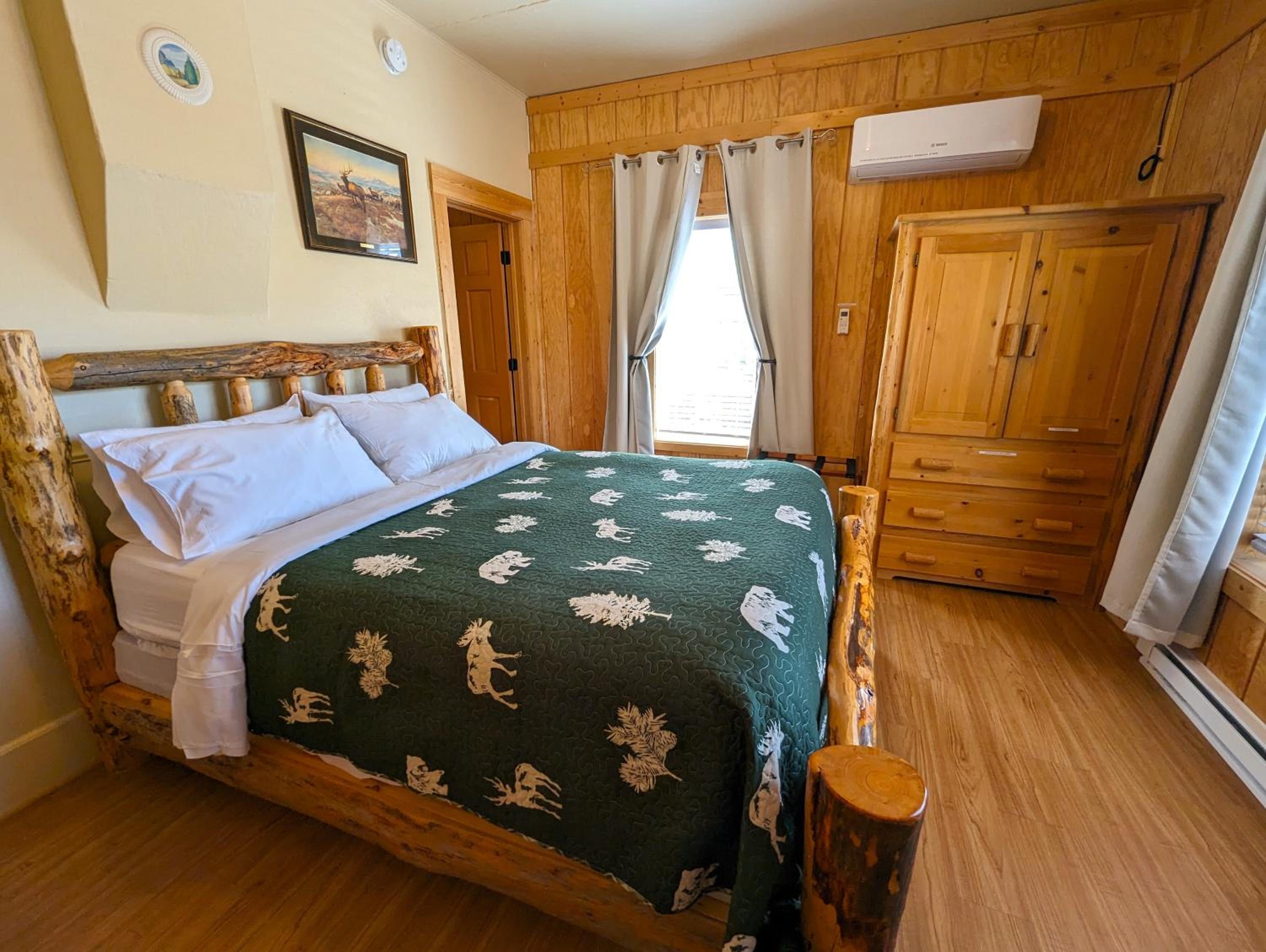 Two-Bedroom House (Cabin 4) - Photo 17