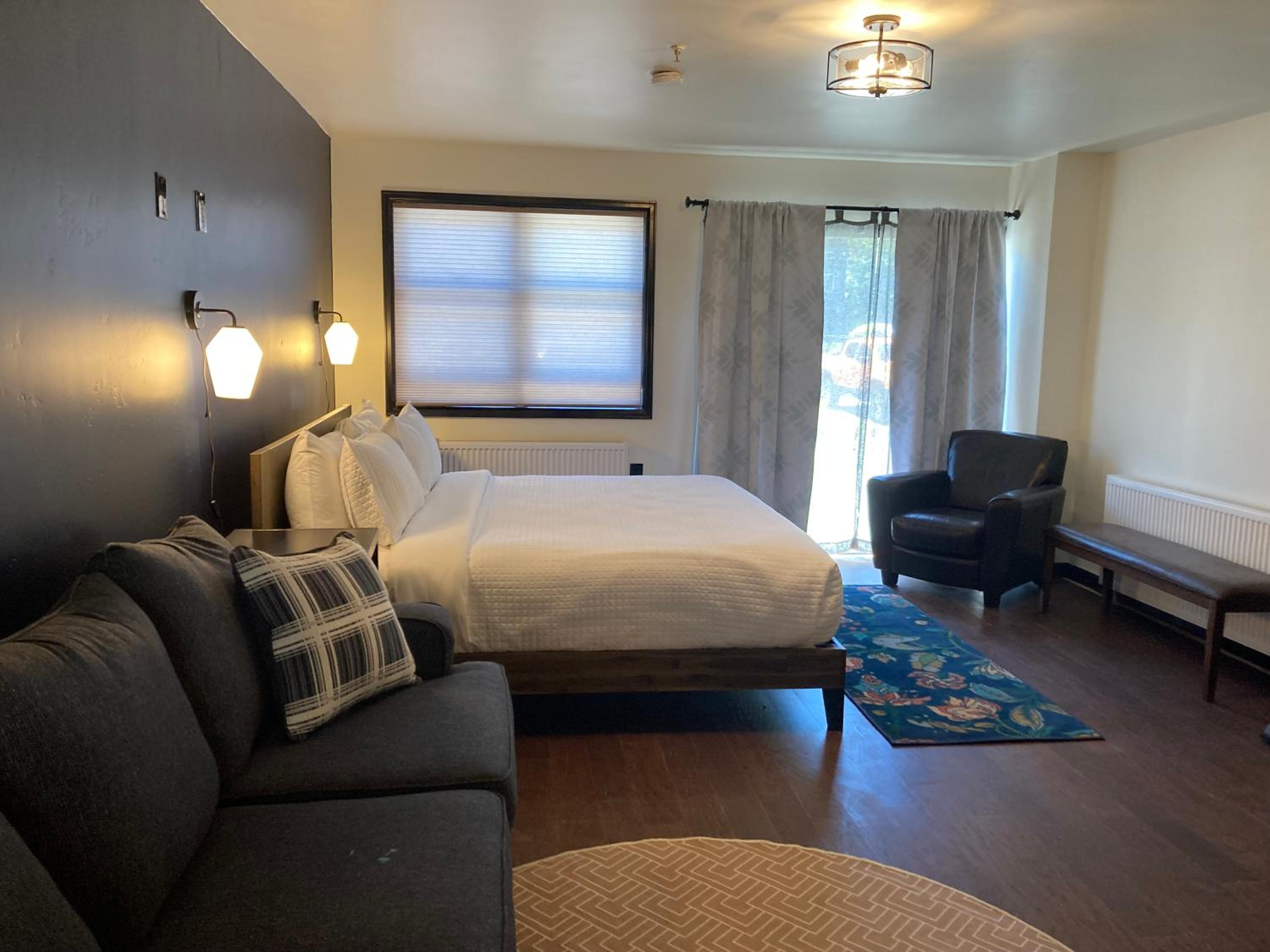 Deluxe King Room