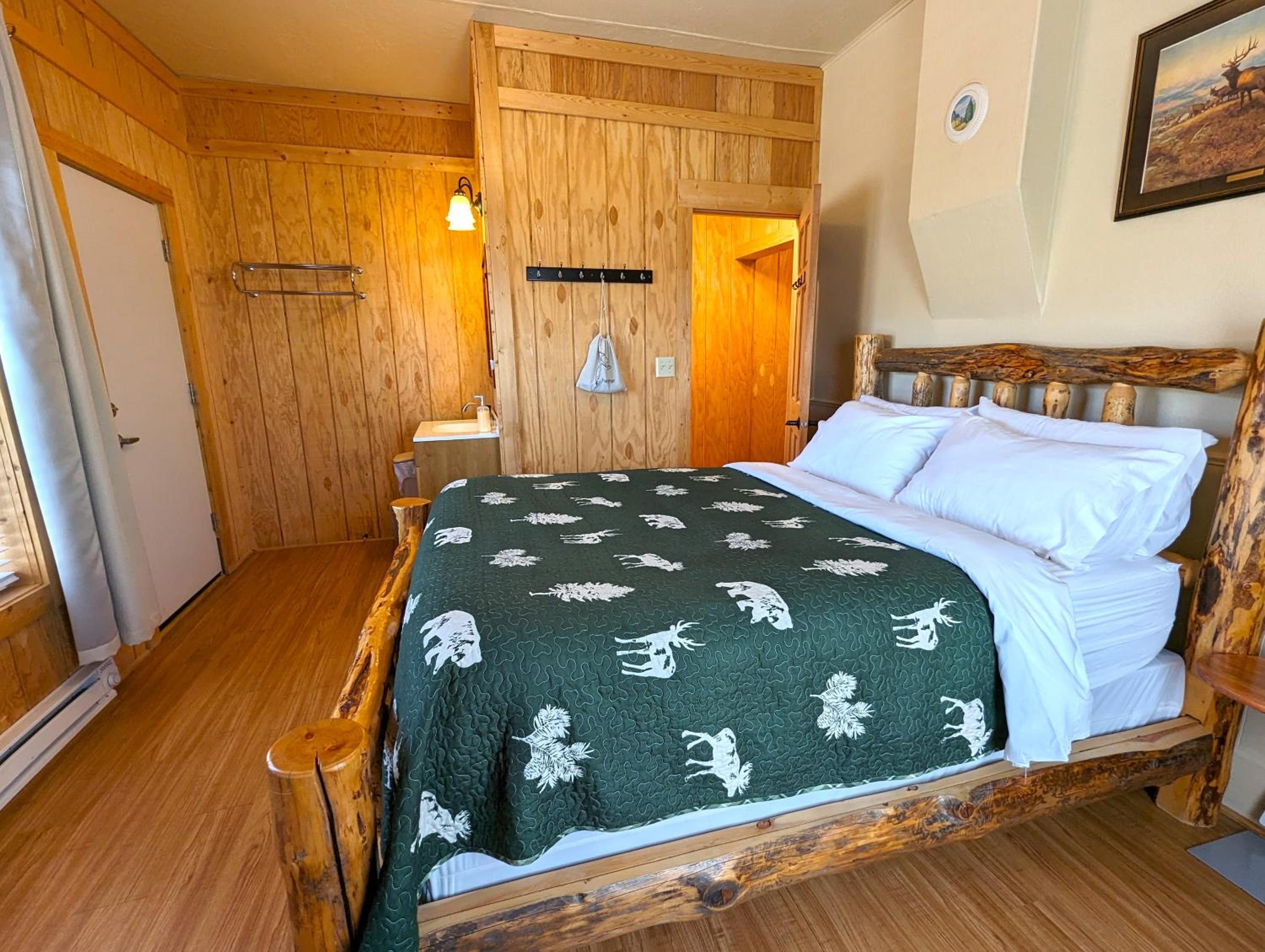 Two-Bedroom House (Cabin 4) - Photo 20