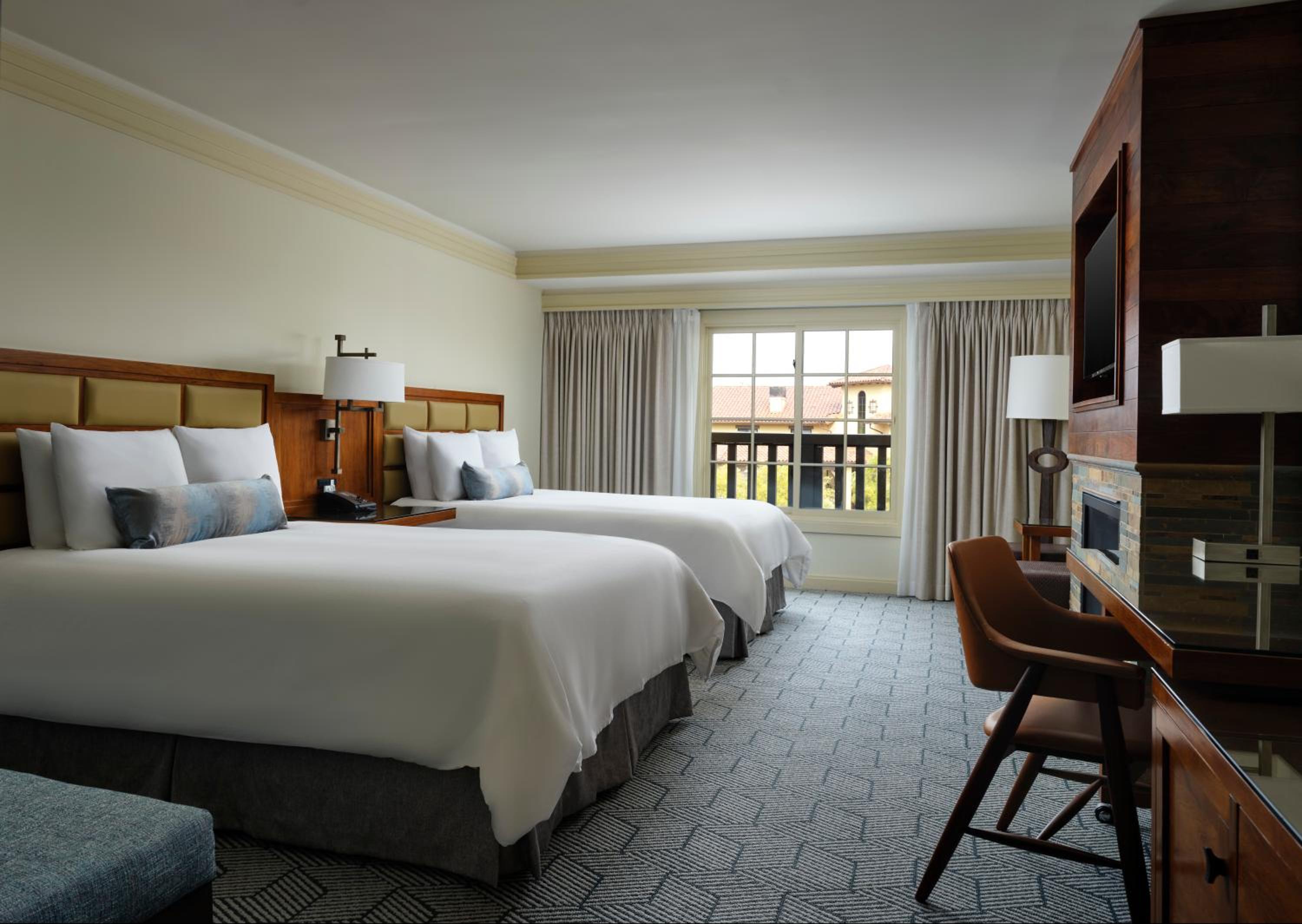 Premier Two Queen Room with Fireplace - Photo 3