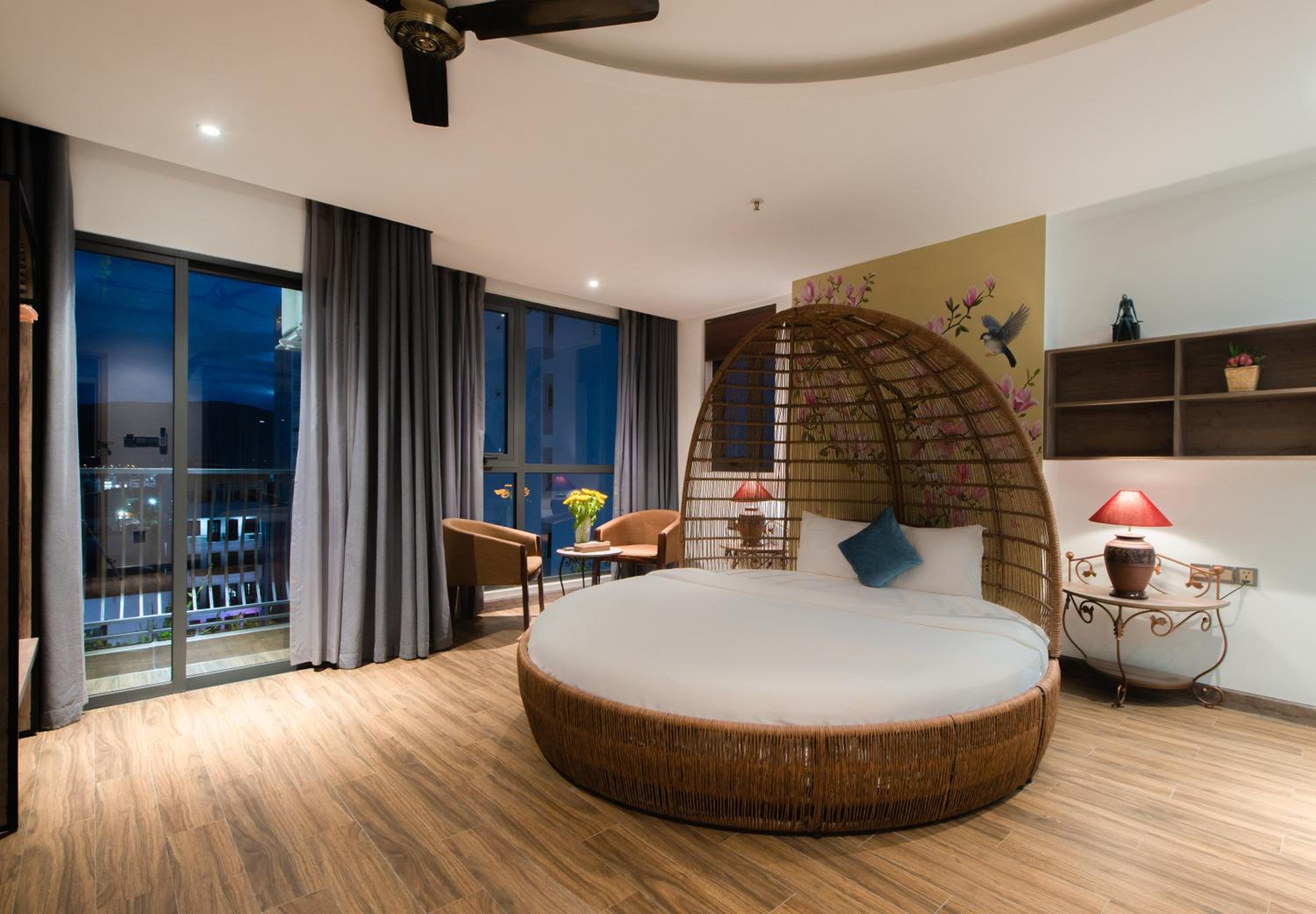 Suite - Photo 4