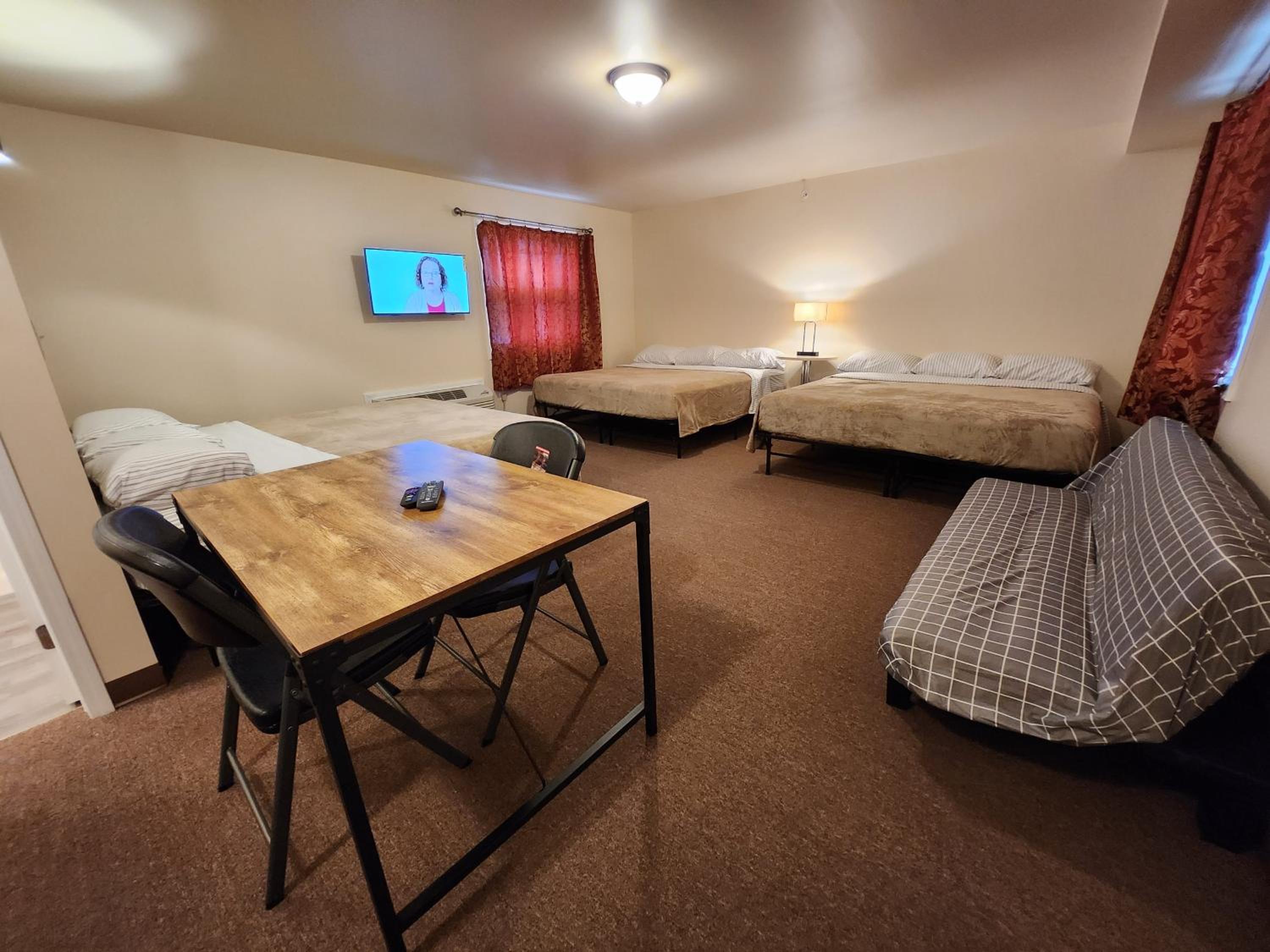 Deluxe Family Room photo 3