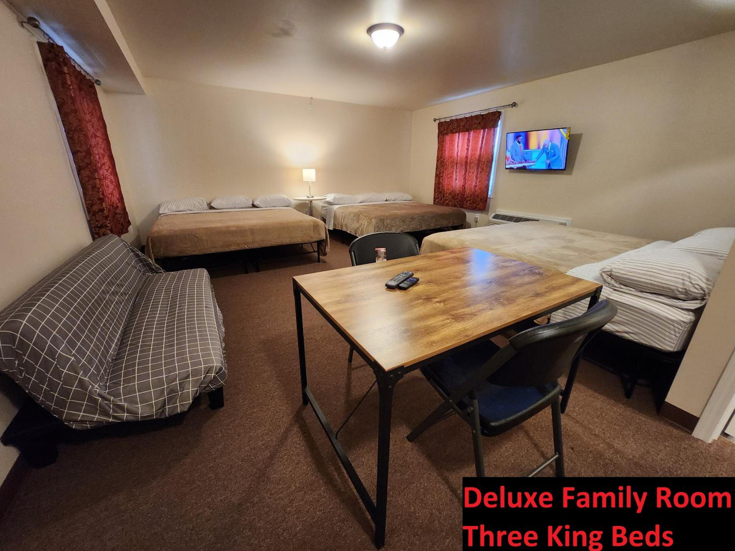 Deluxe Family Room photo 1