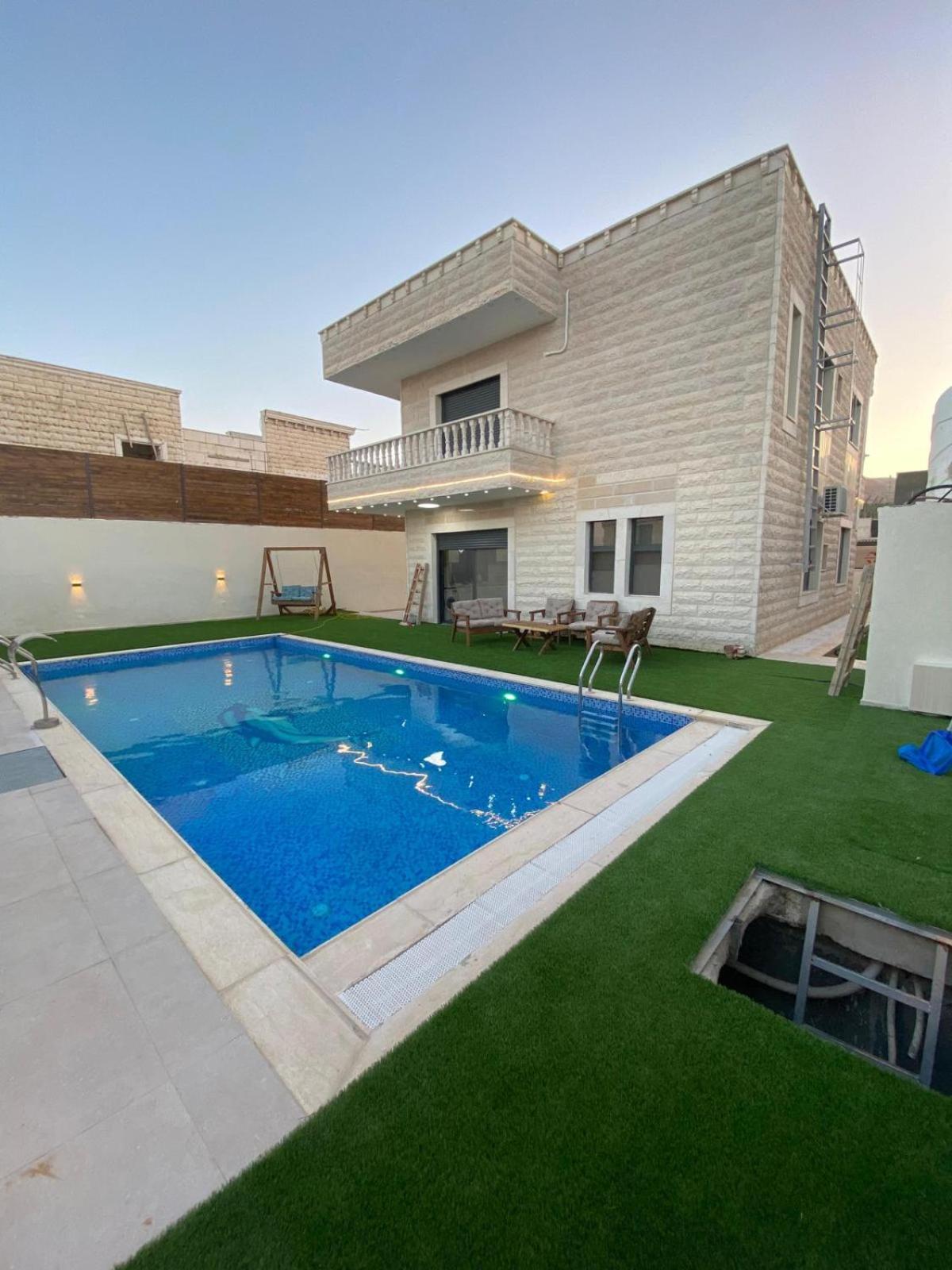 Villa photo 1