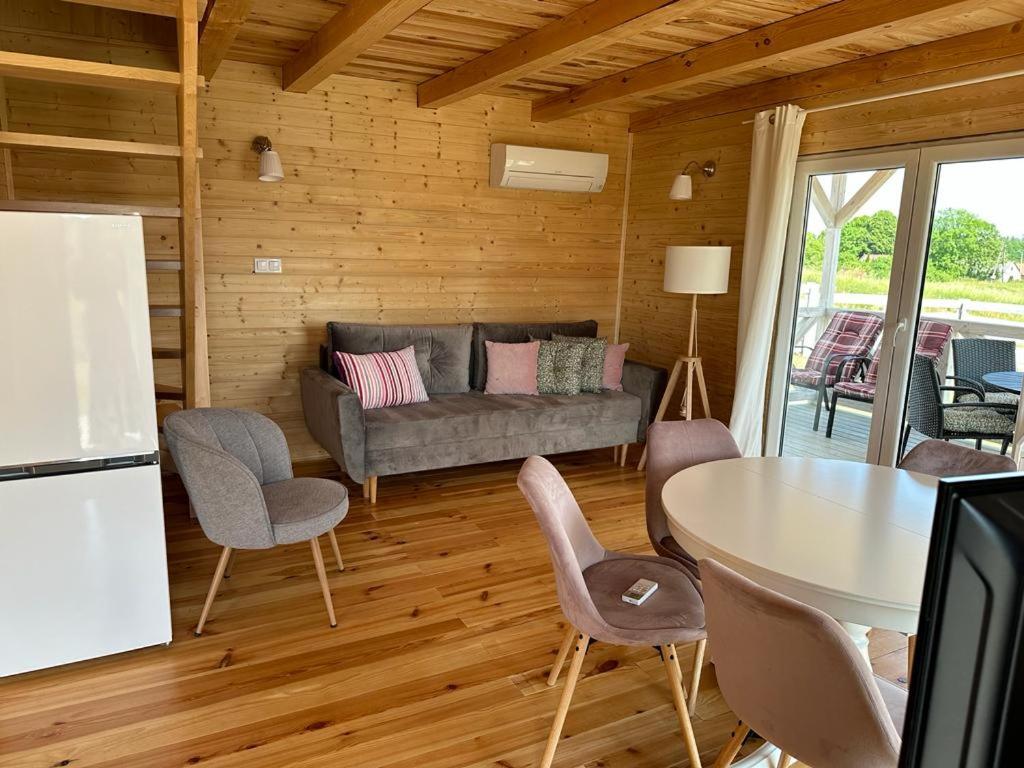 Two-Bedroom House - Photo 2