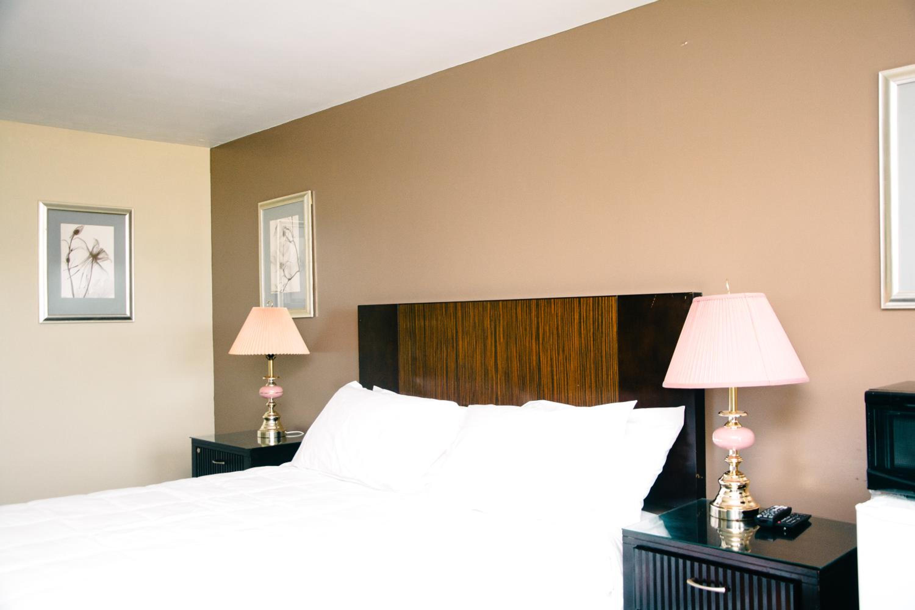 Deluxe King Room photo 2