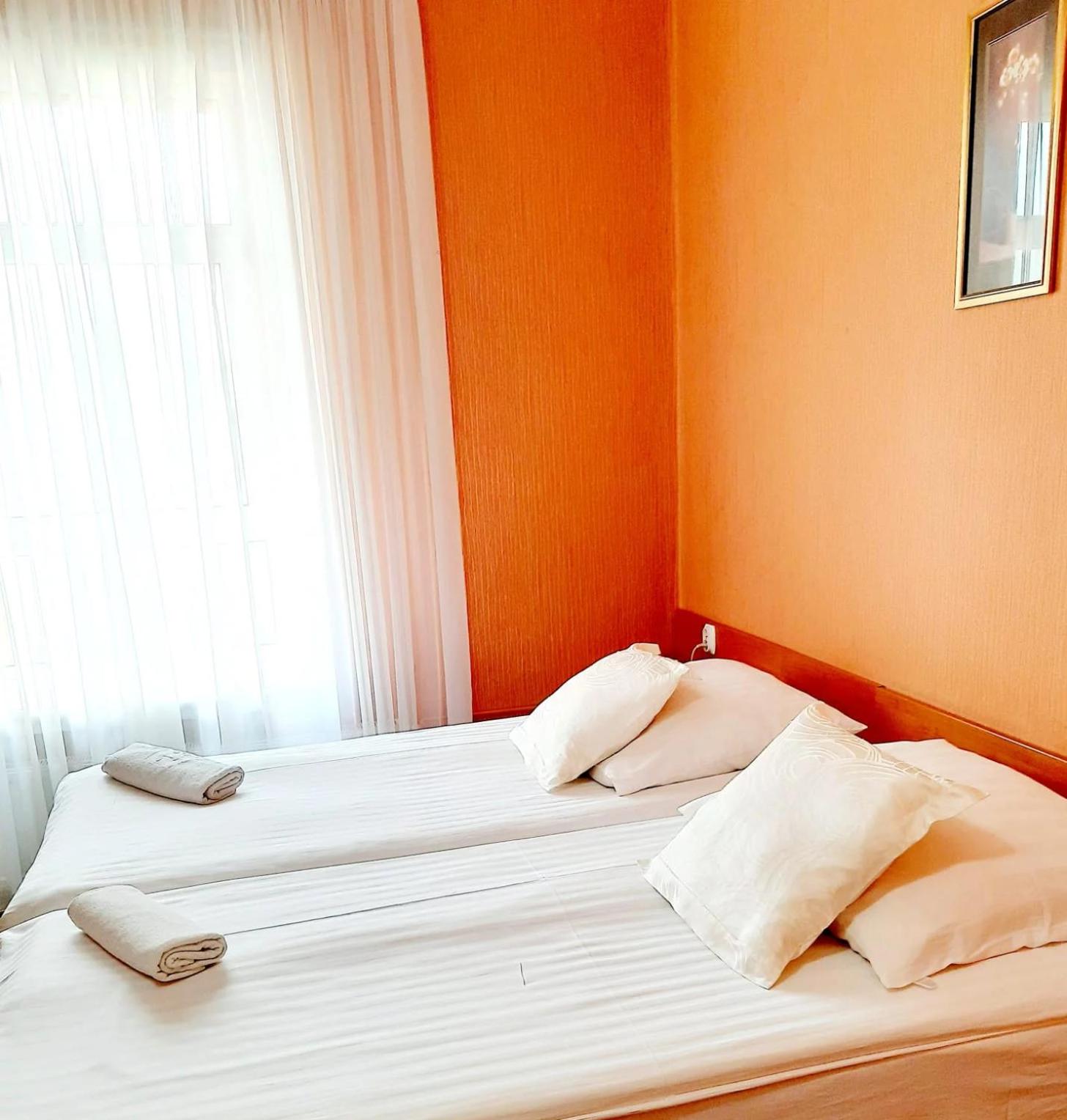 Double or Twin Room - Photo 7