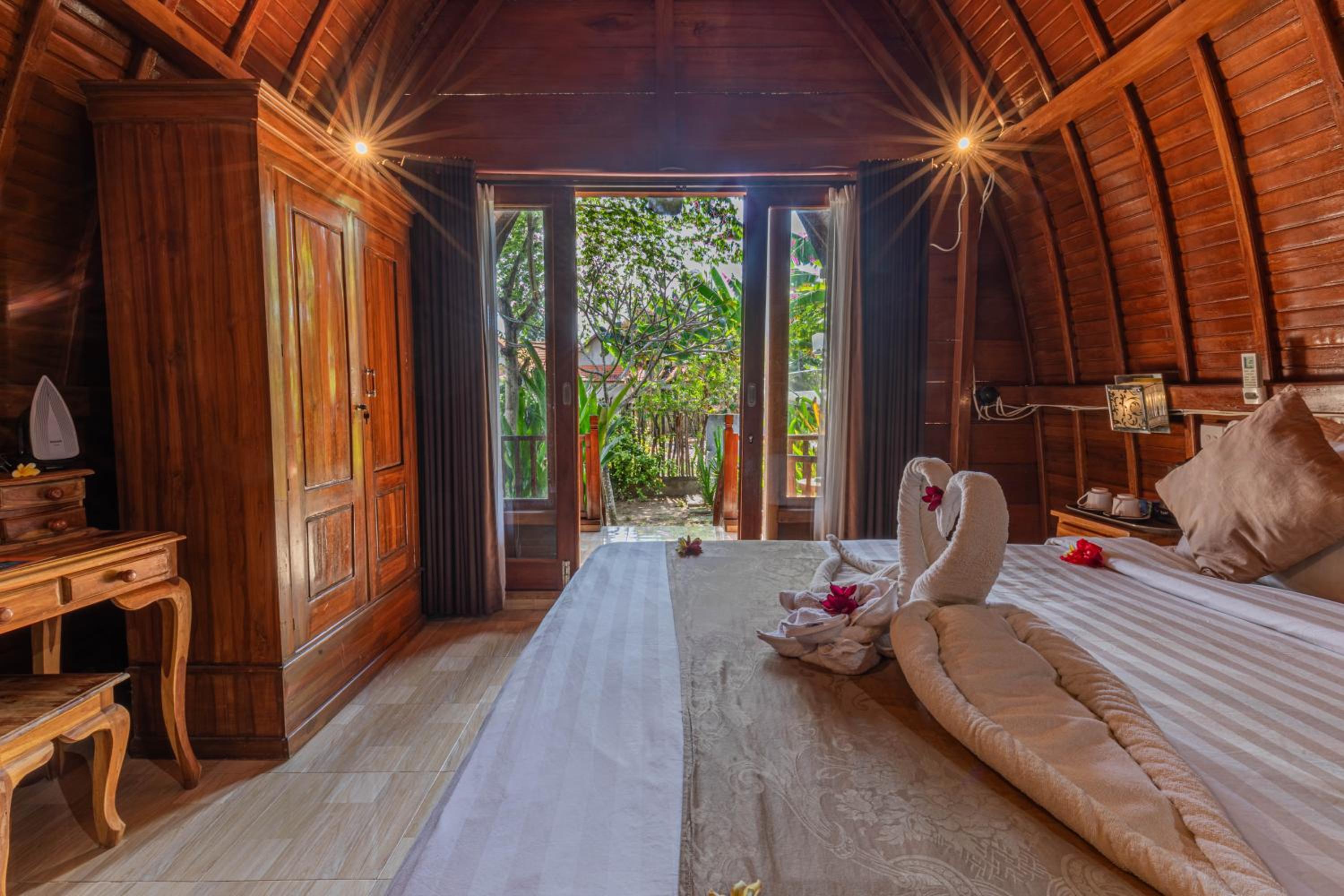 Deluxe Bungalow with Garden View - Photo 7