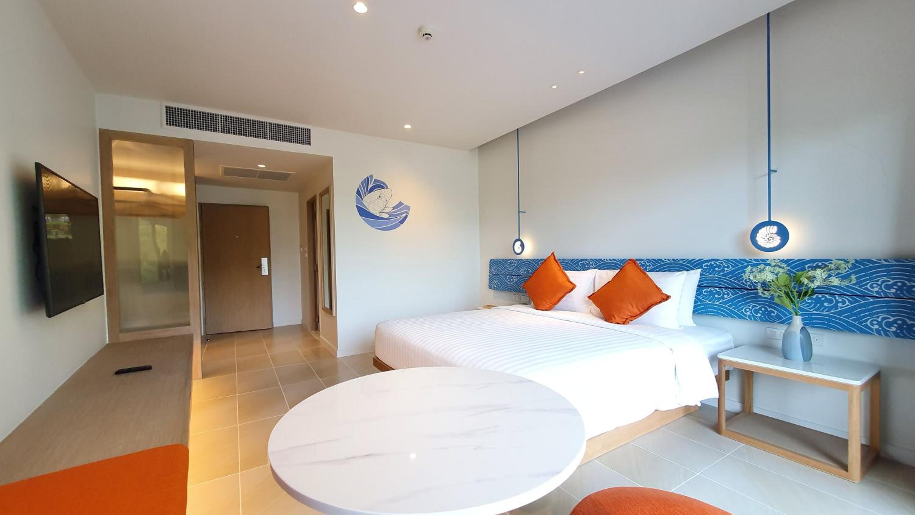 Premier King Room With Garden View - Photo 17
