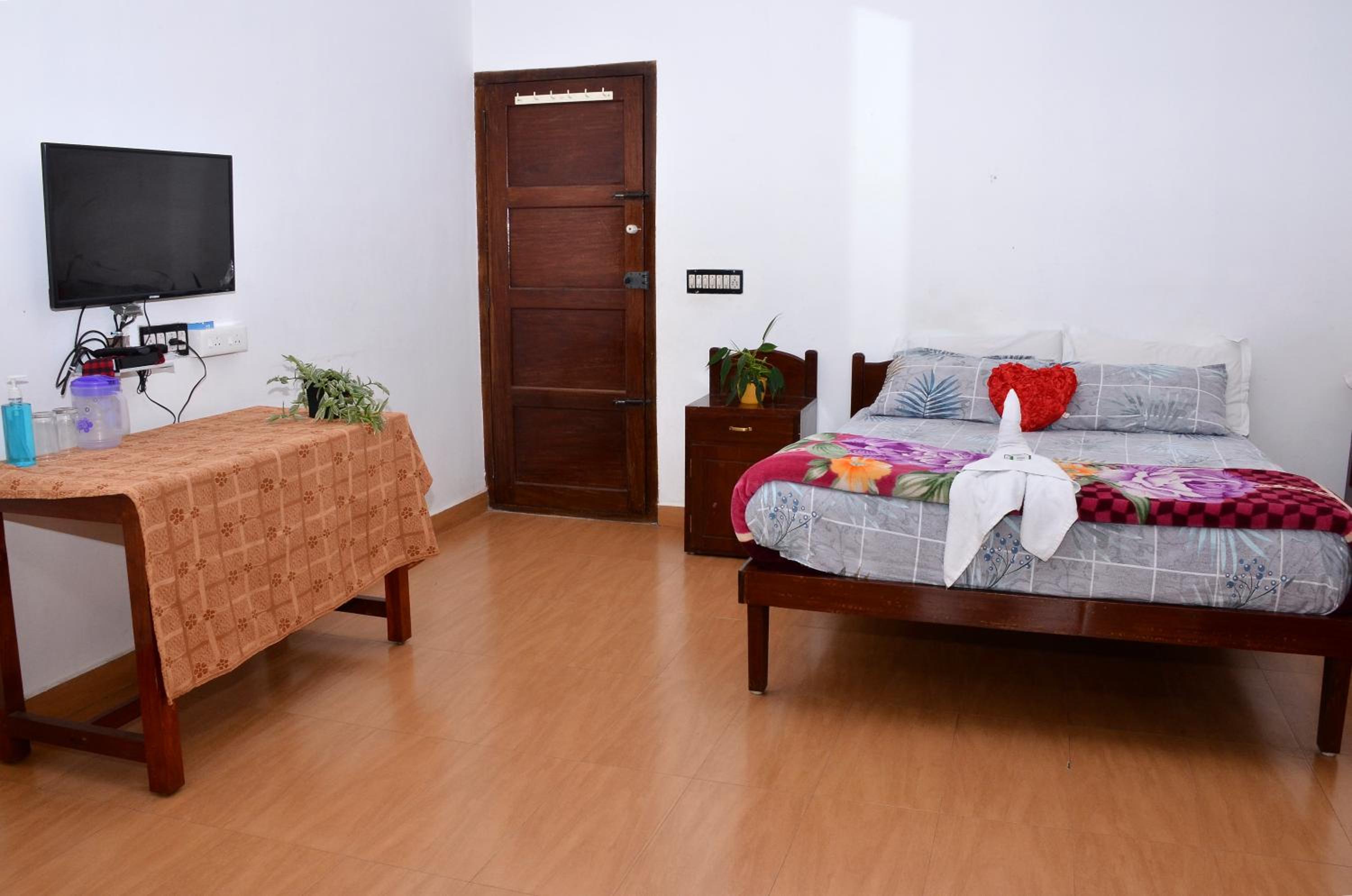Family Room - Photo 4