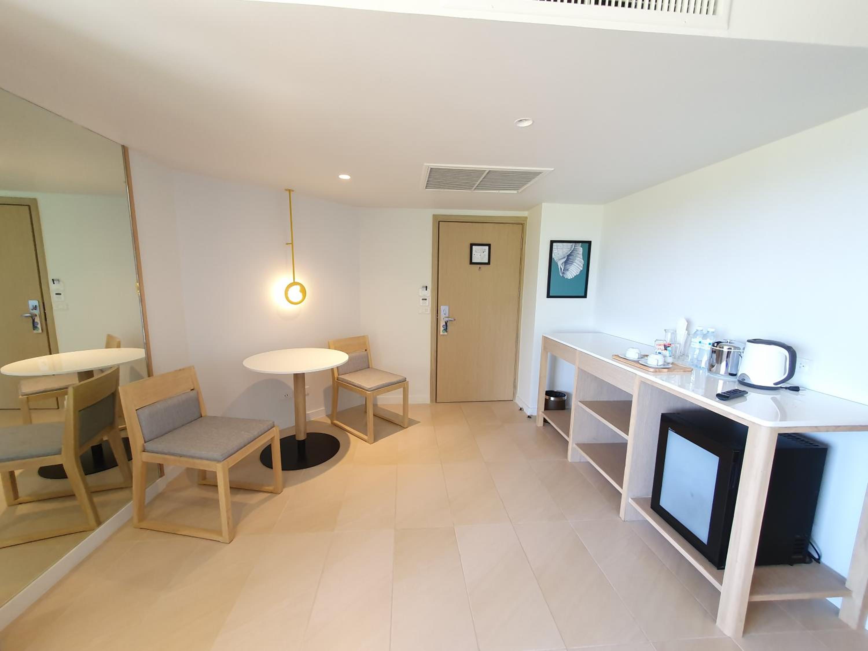 Premier King Suite with Living  Room and Sea View  - Photo 5