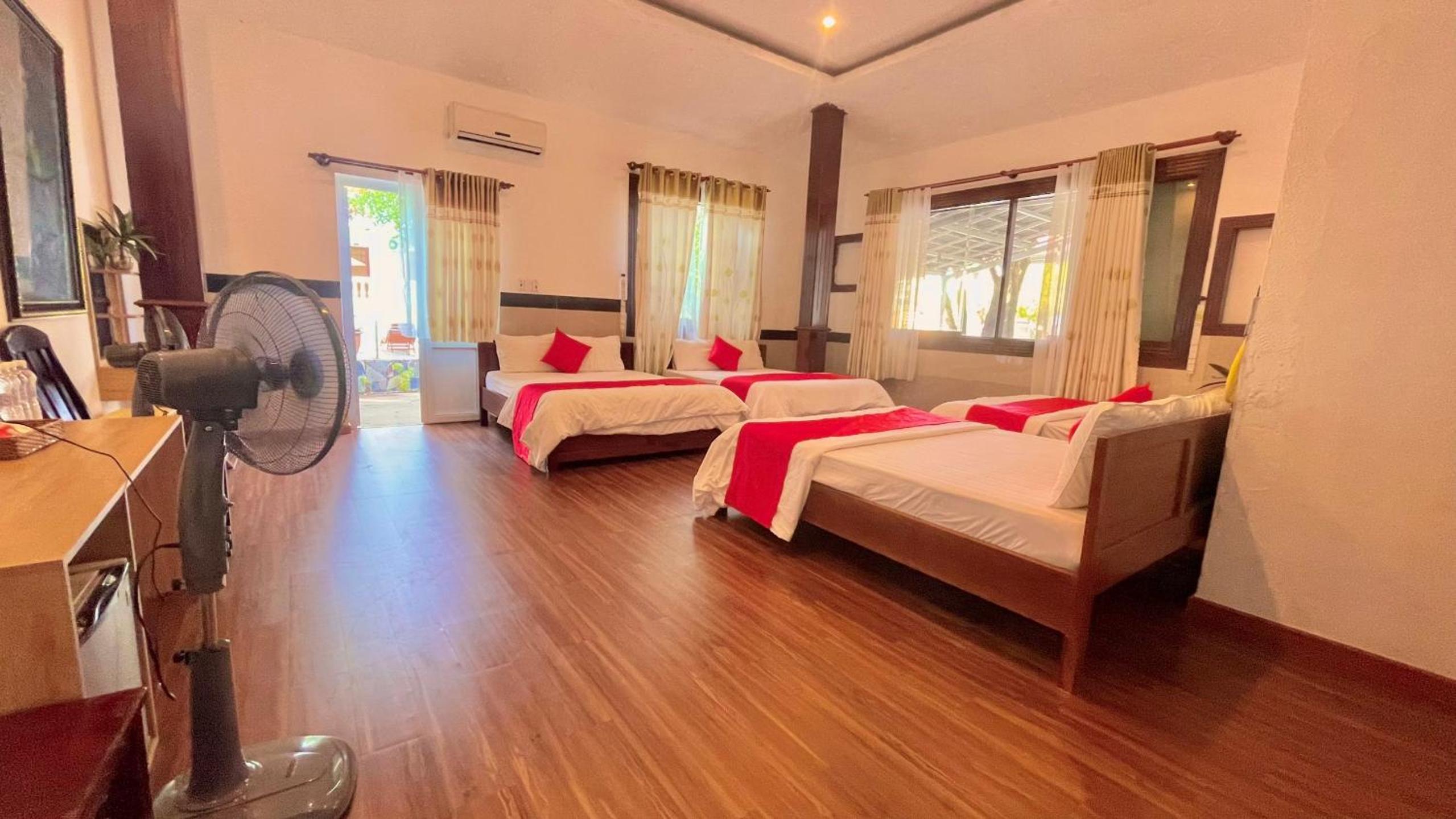 Deluxe Family Room