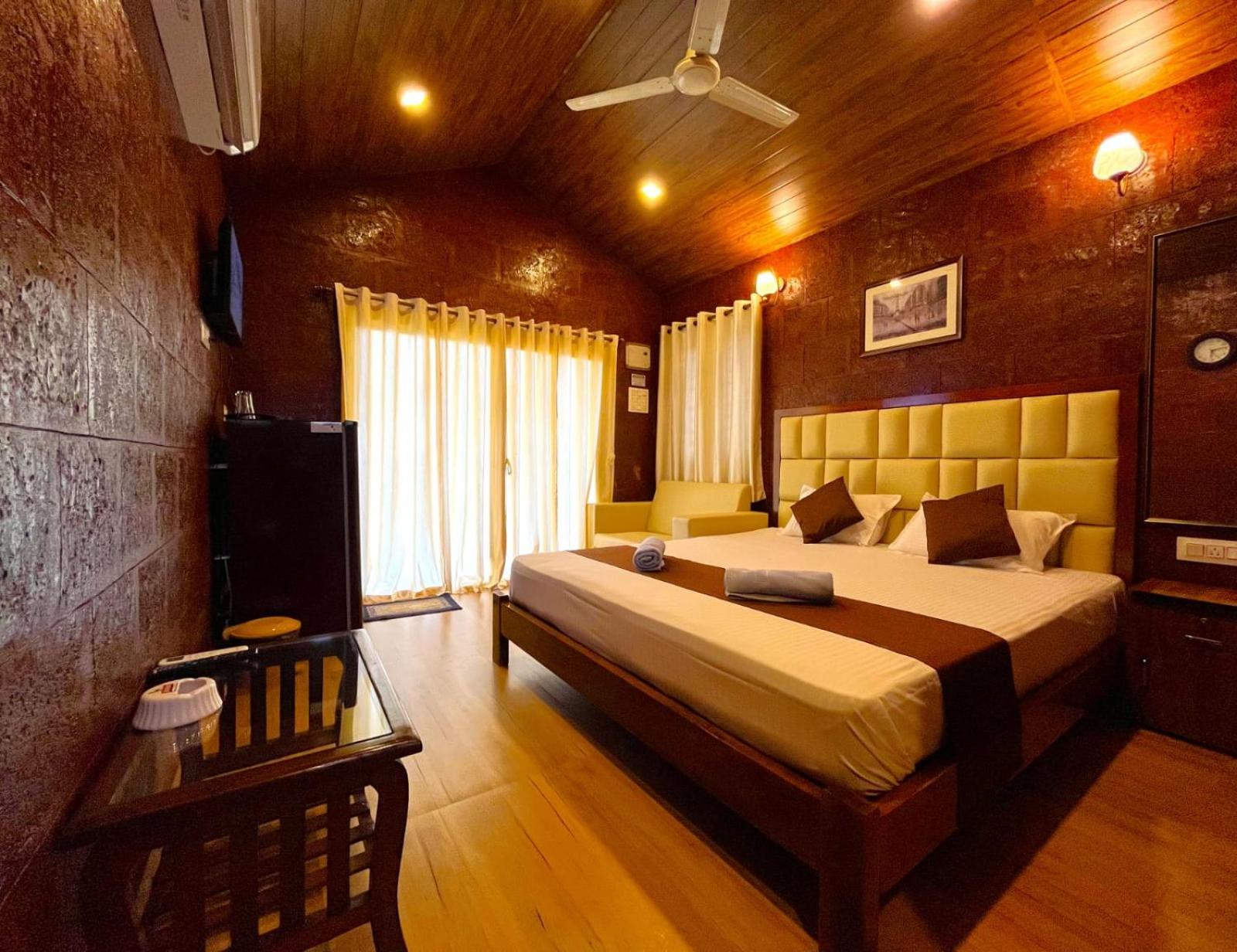 Double Room with Pool View