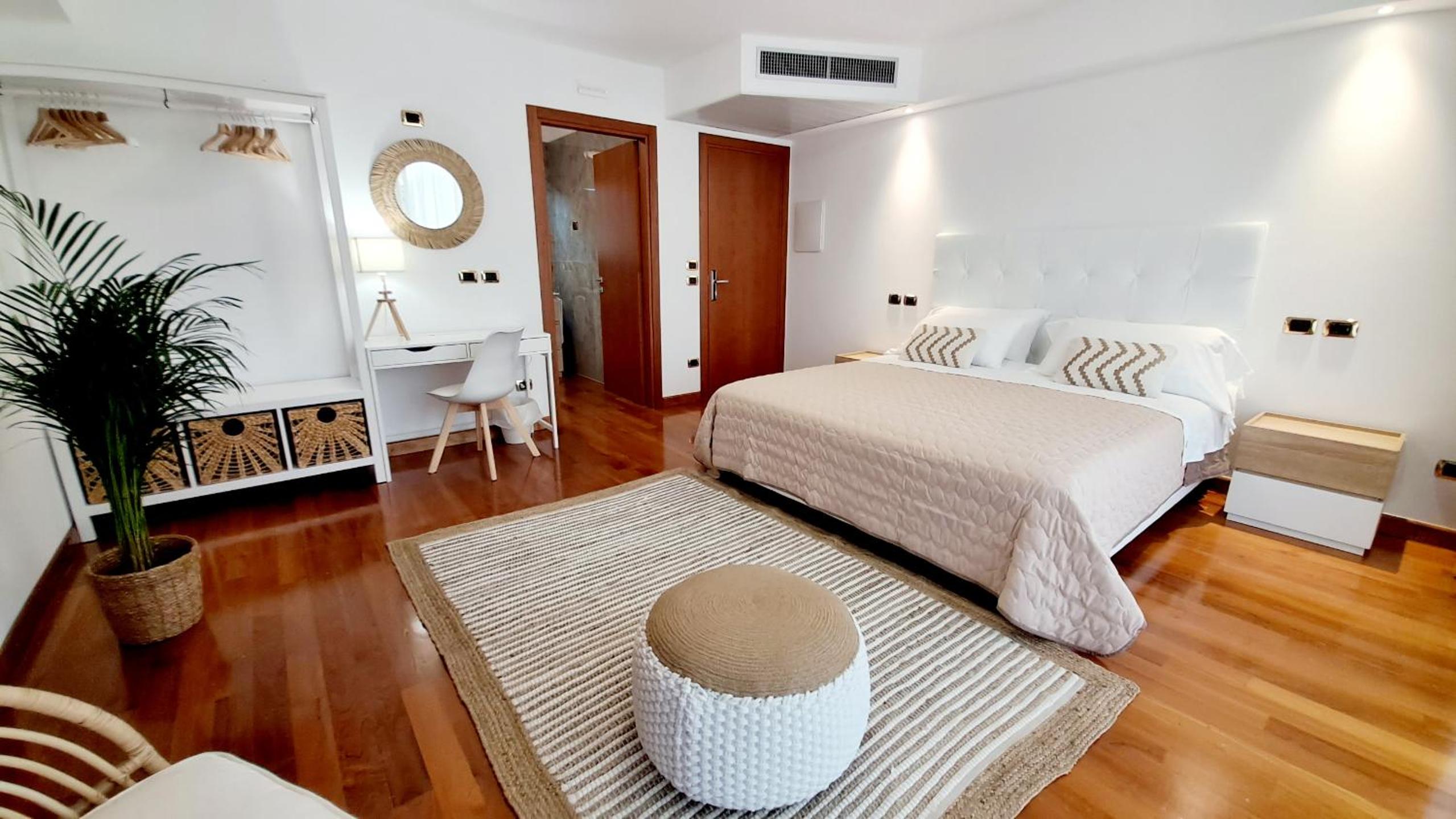 Deluxe Double Room - Photo 1