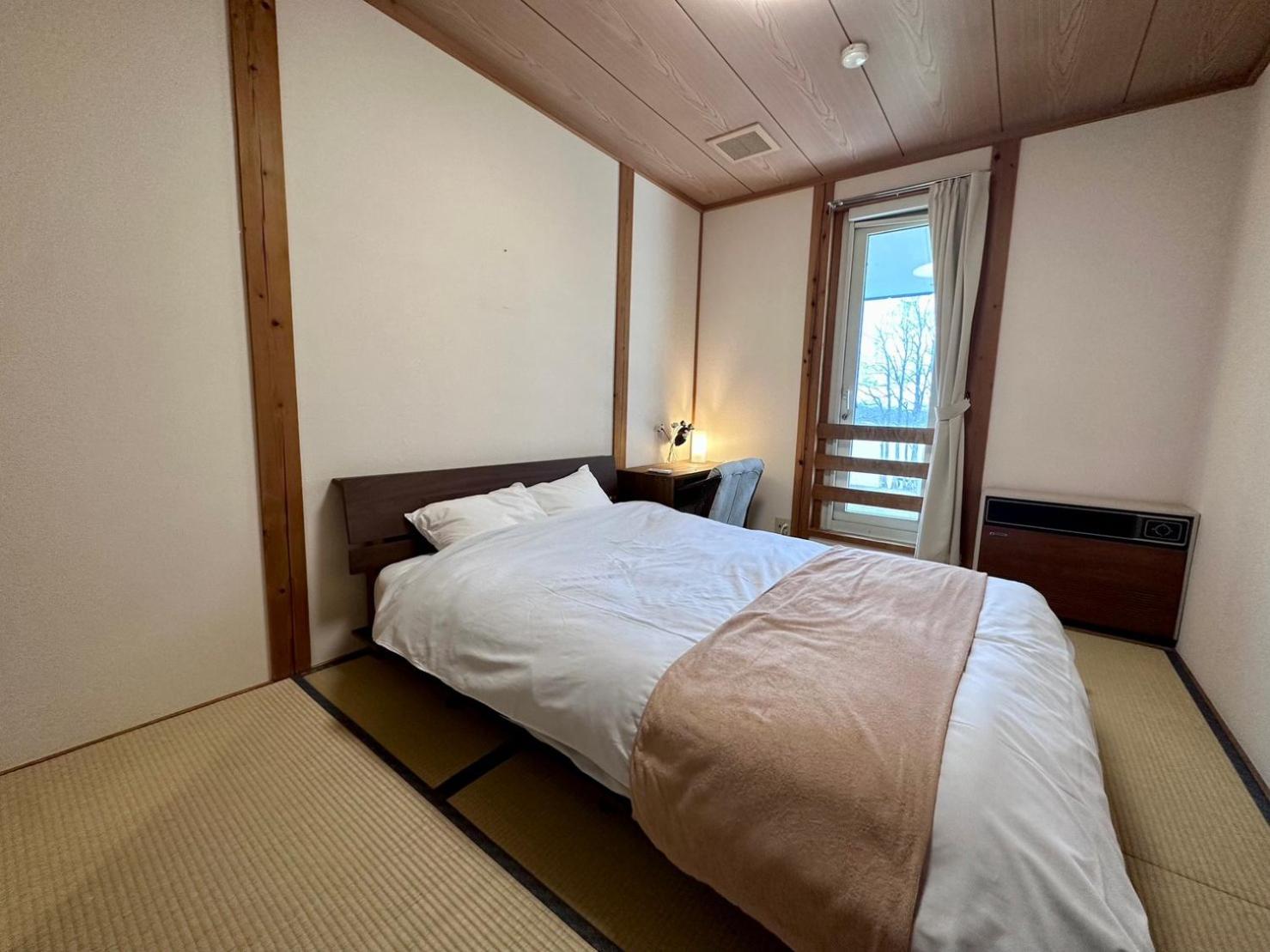 Double Room - Pet Friendly with Lake View photo 3