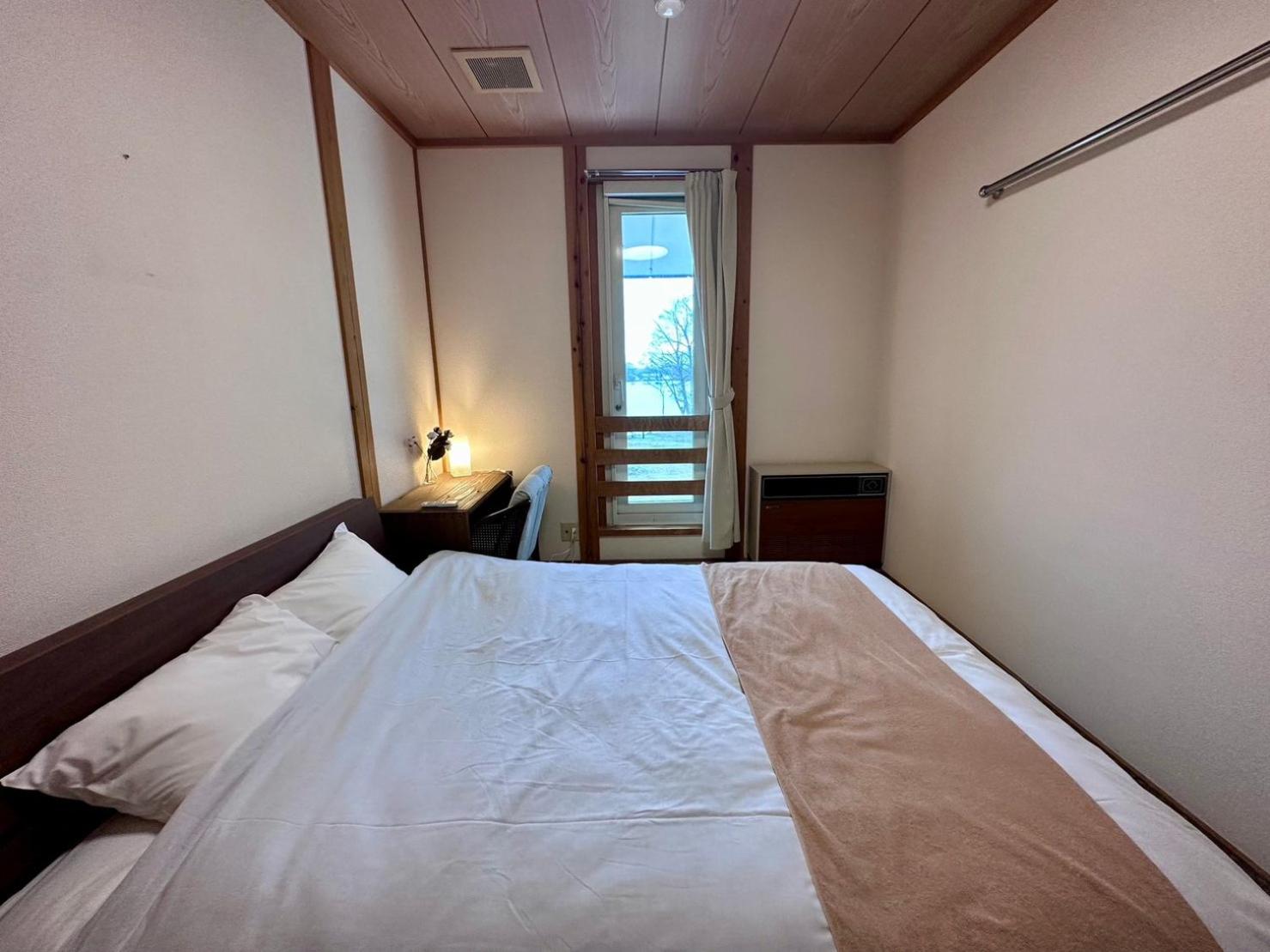 Double Room - Pet Friendly with Lake View photo 2