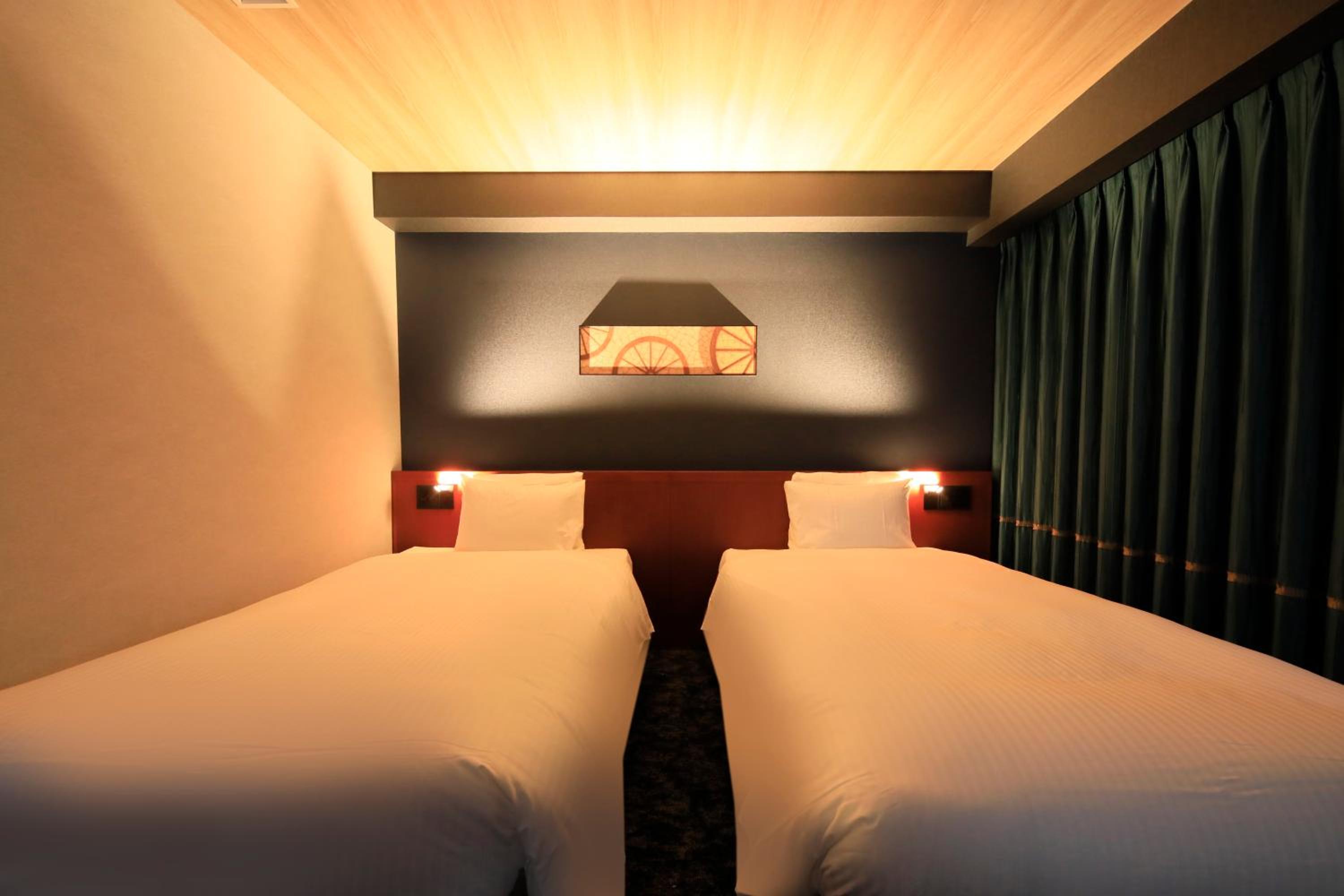 Twin Room - Non-Smoking - Photo 4