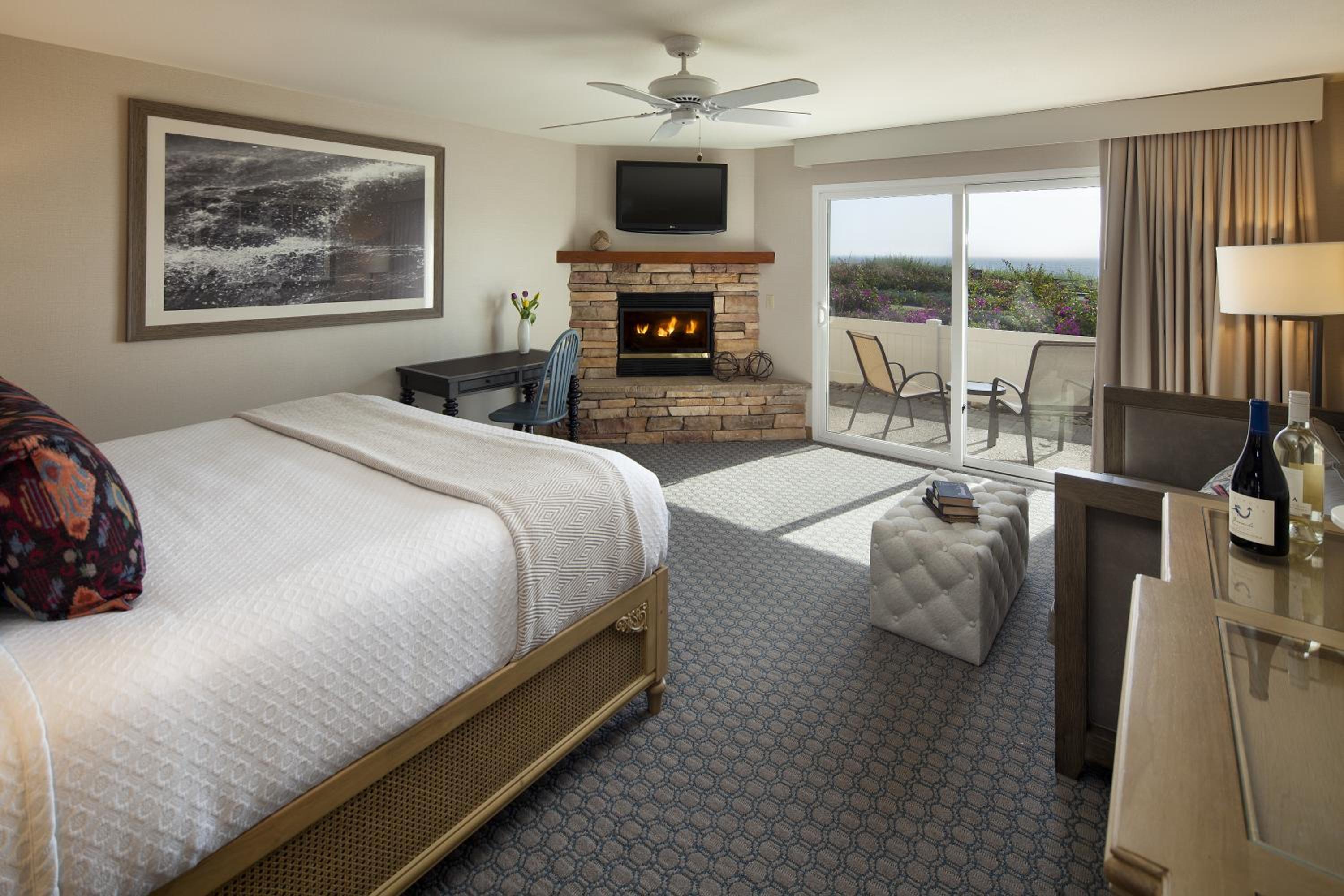 King Room with Ocean View & Fireplace - Photo 1