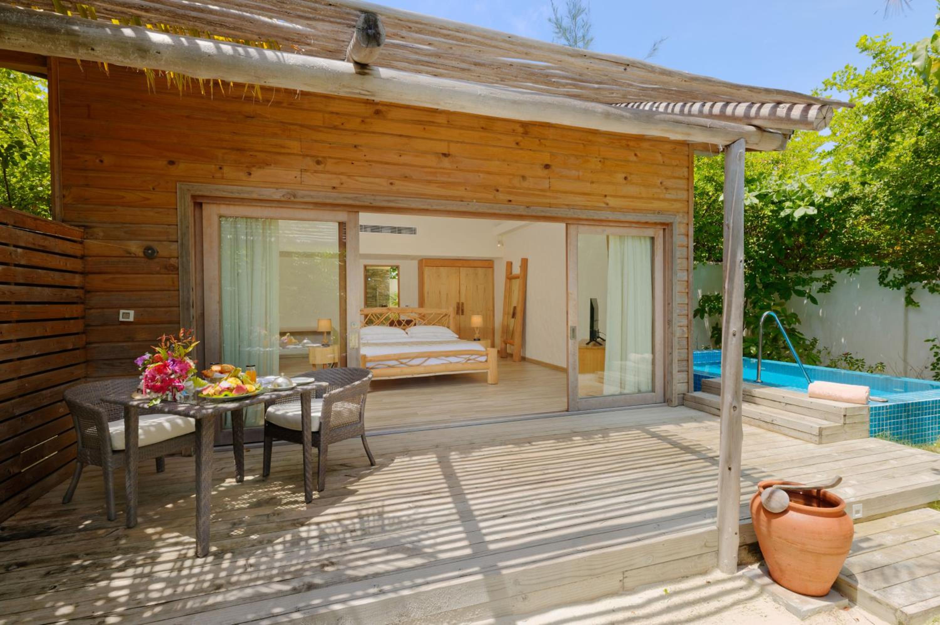 Beach Suite with Pool with Floating Breakfast - Photo 3