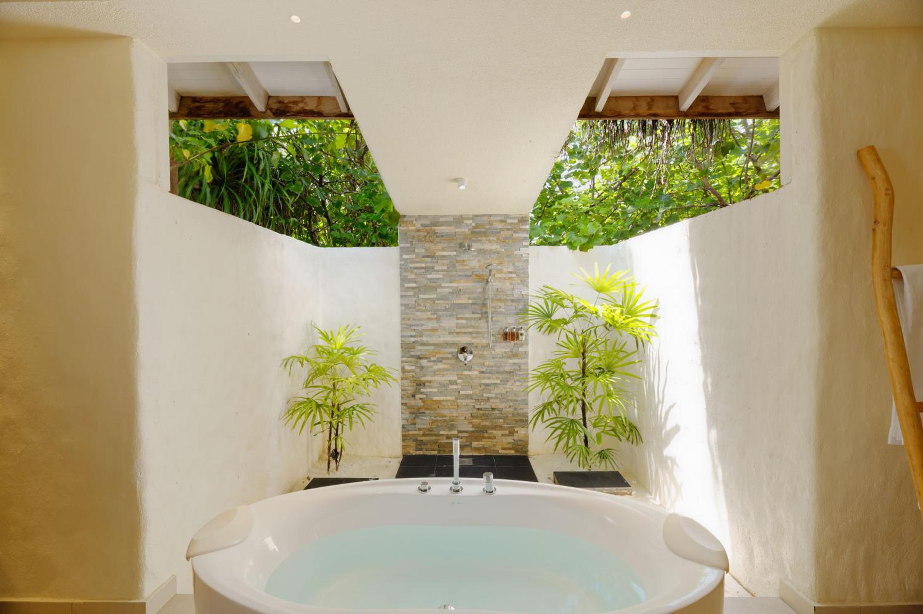 Beach Suite with Pool with Floating Breakfast - Photo 4