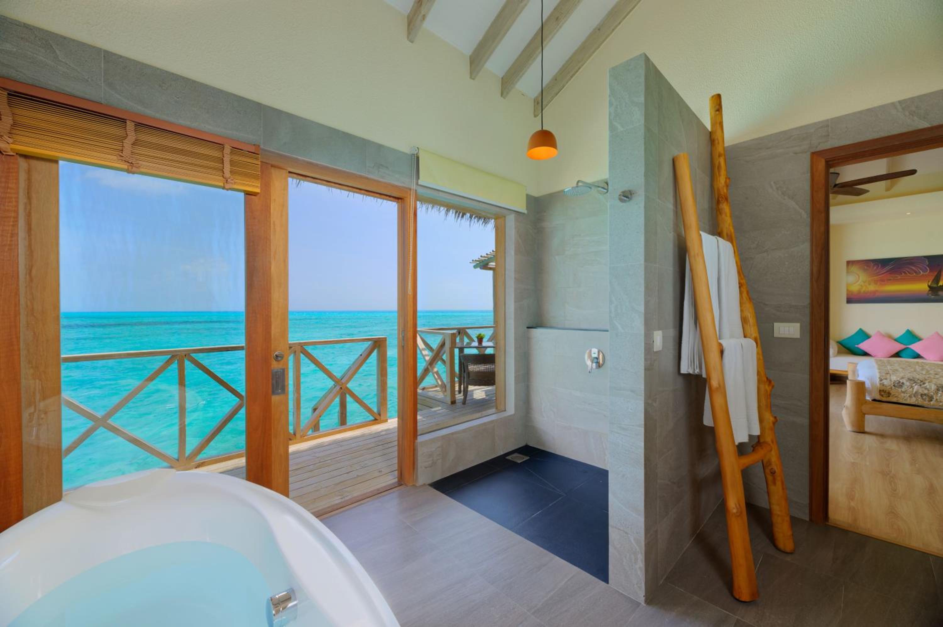 Aqua Suite with Slide - Photo 4