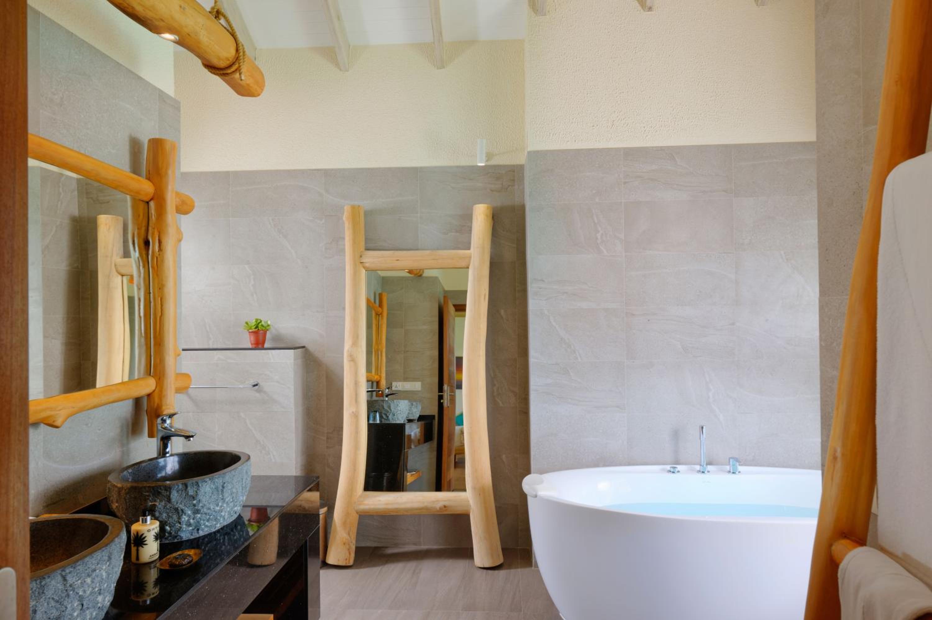 Aqua Suite with Slide - Photo 5