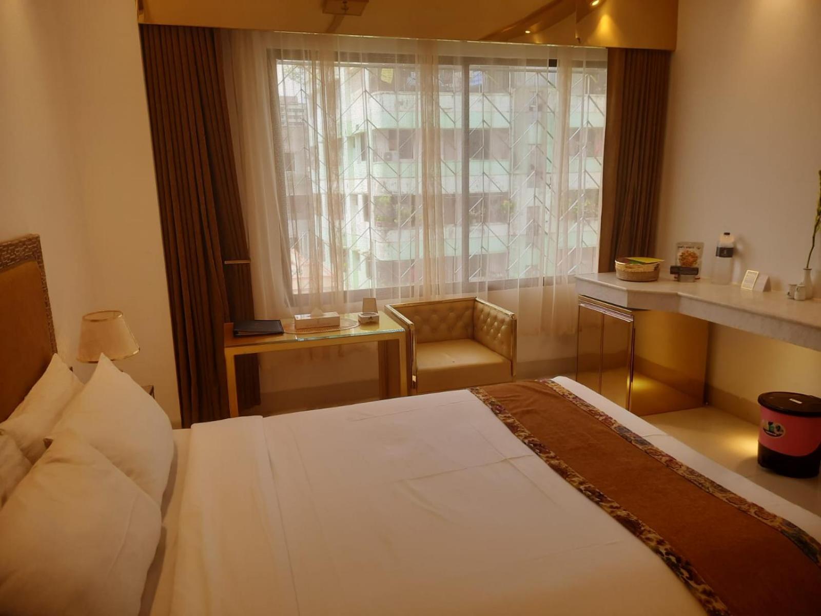 Deluxe Double Room with Shower photo 3