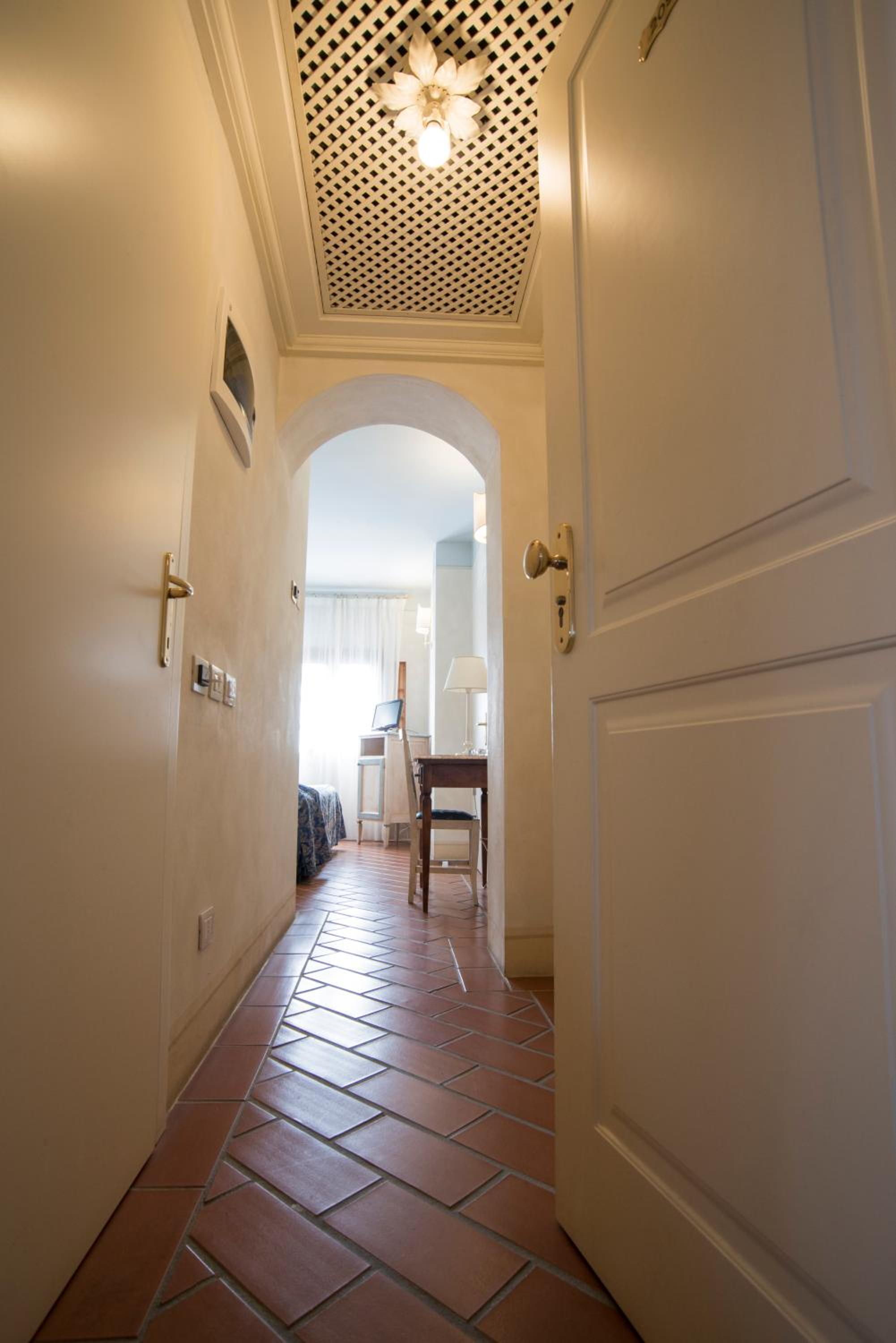 Deluxe Junior Suite photo 1