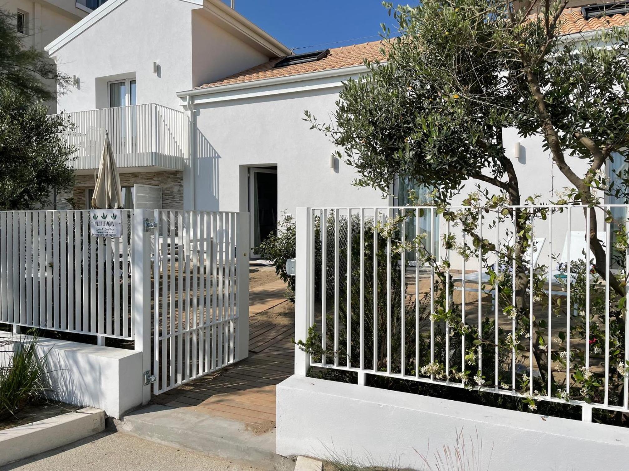 Villa - Beach Front photo 2