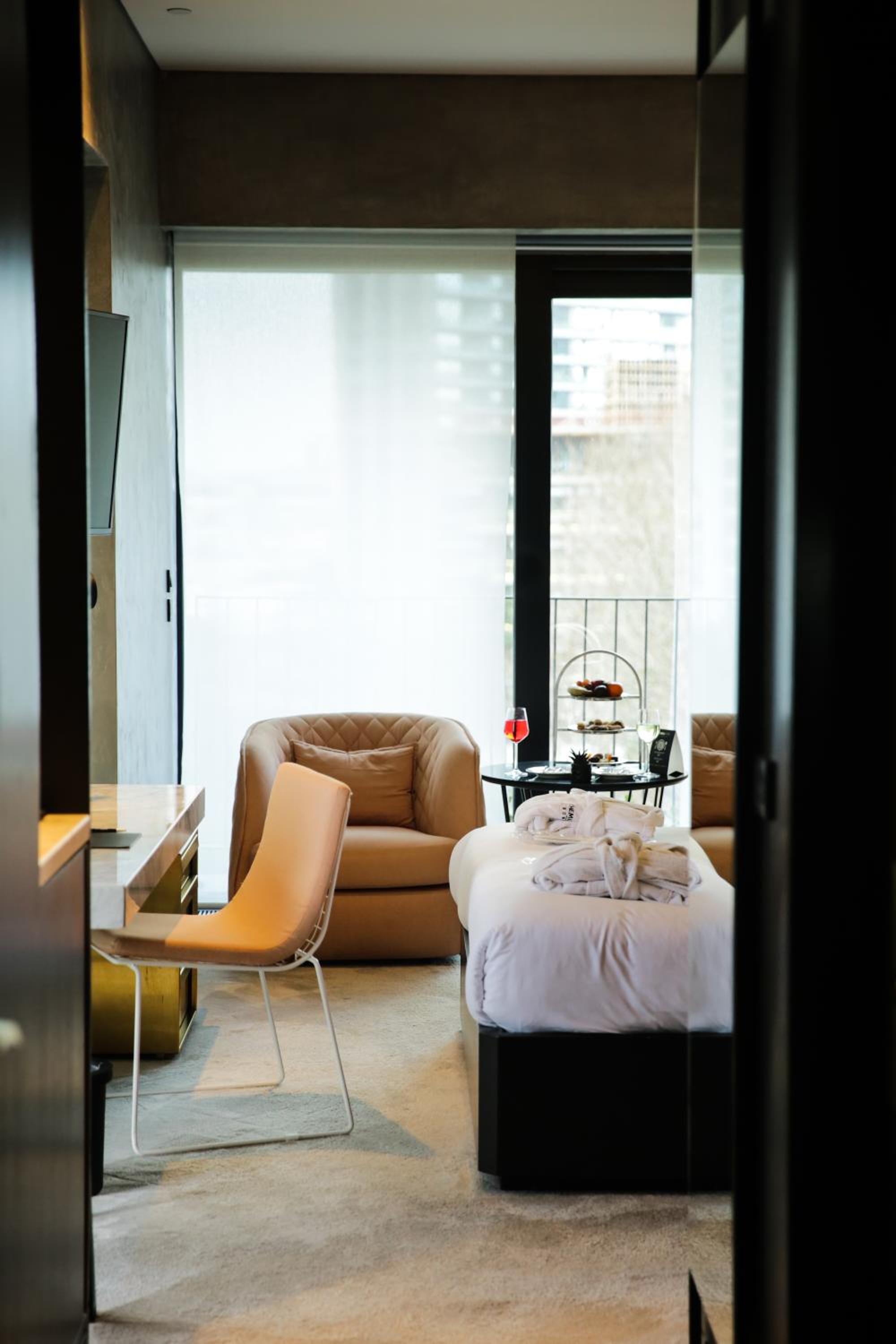 Deluxe King Room photo 1