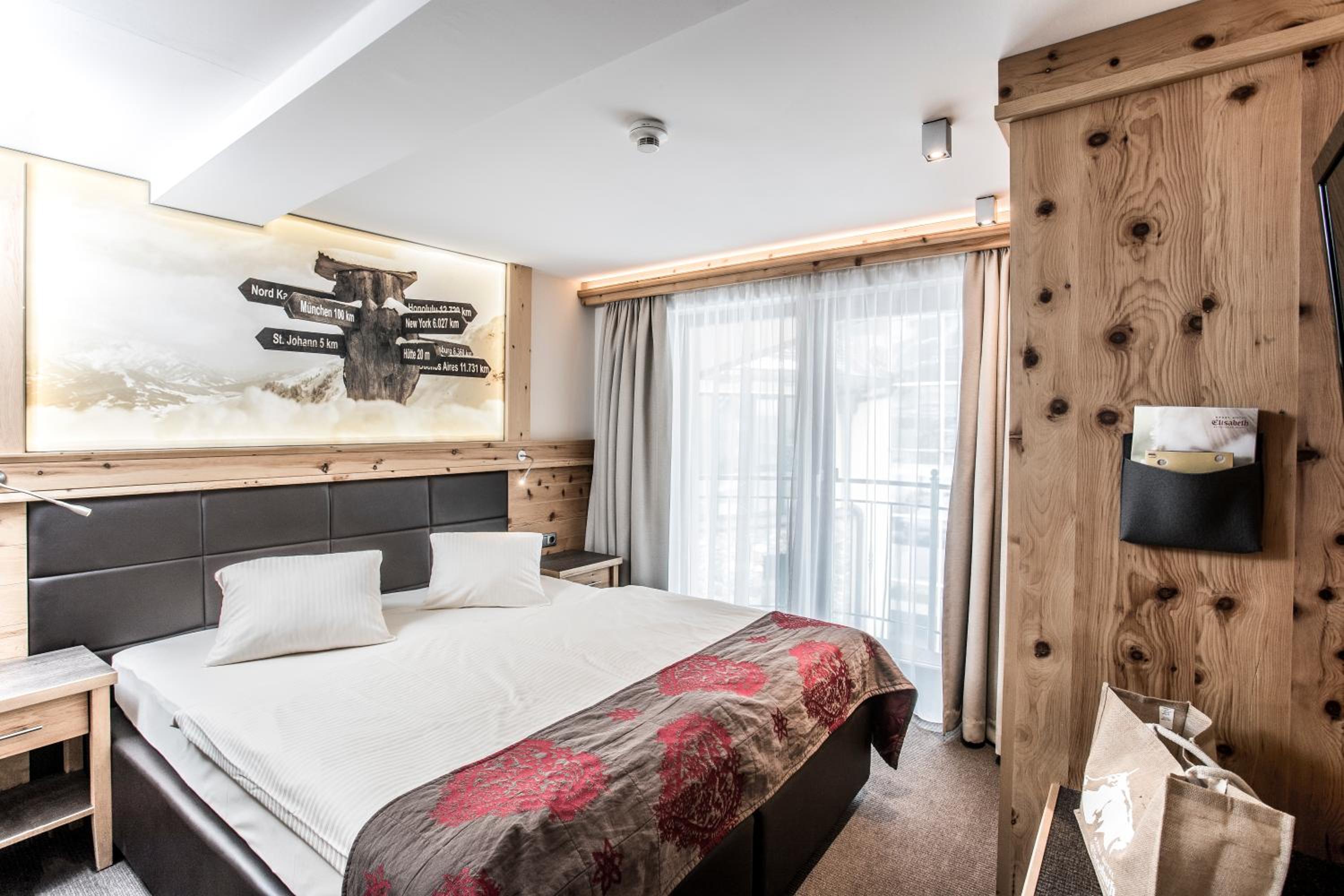 Deluxe Double Room with Shower