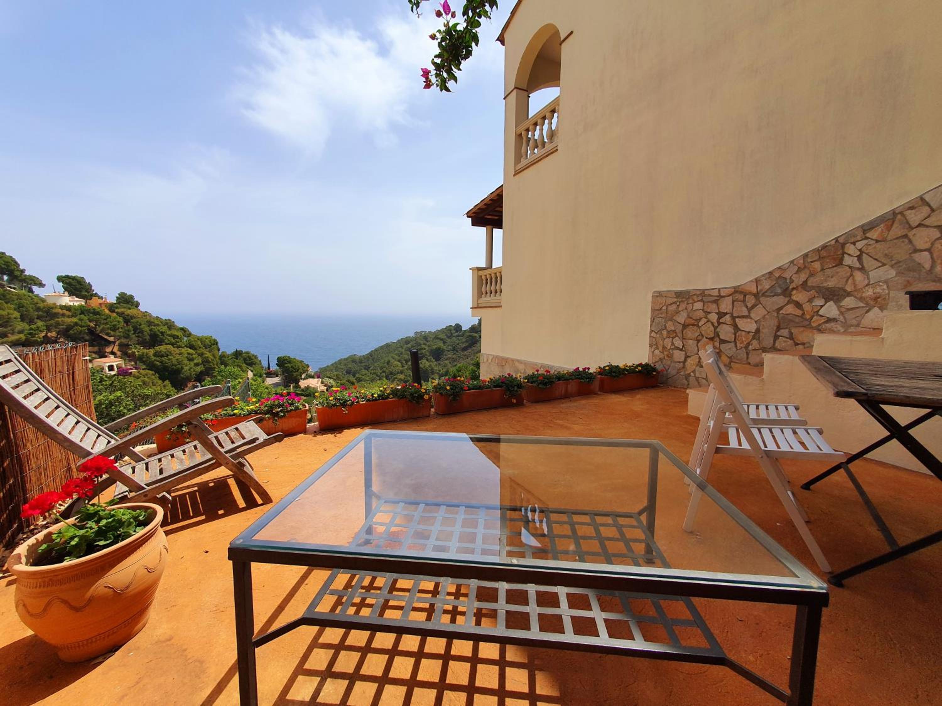 Three-Bedroom Villa photo 3