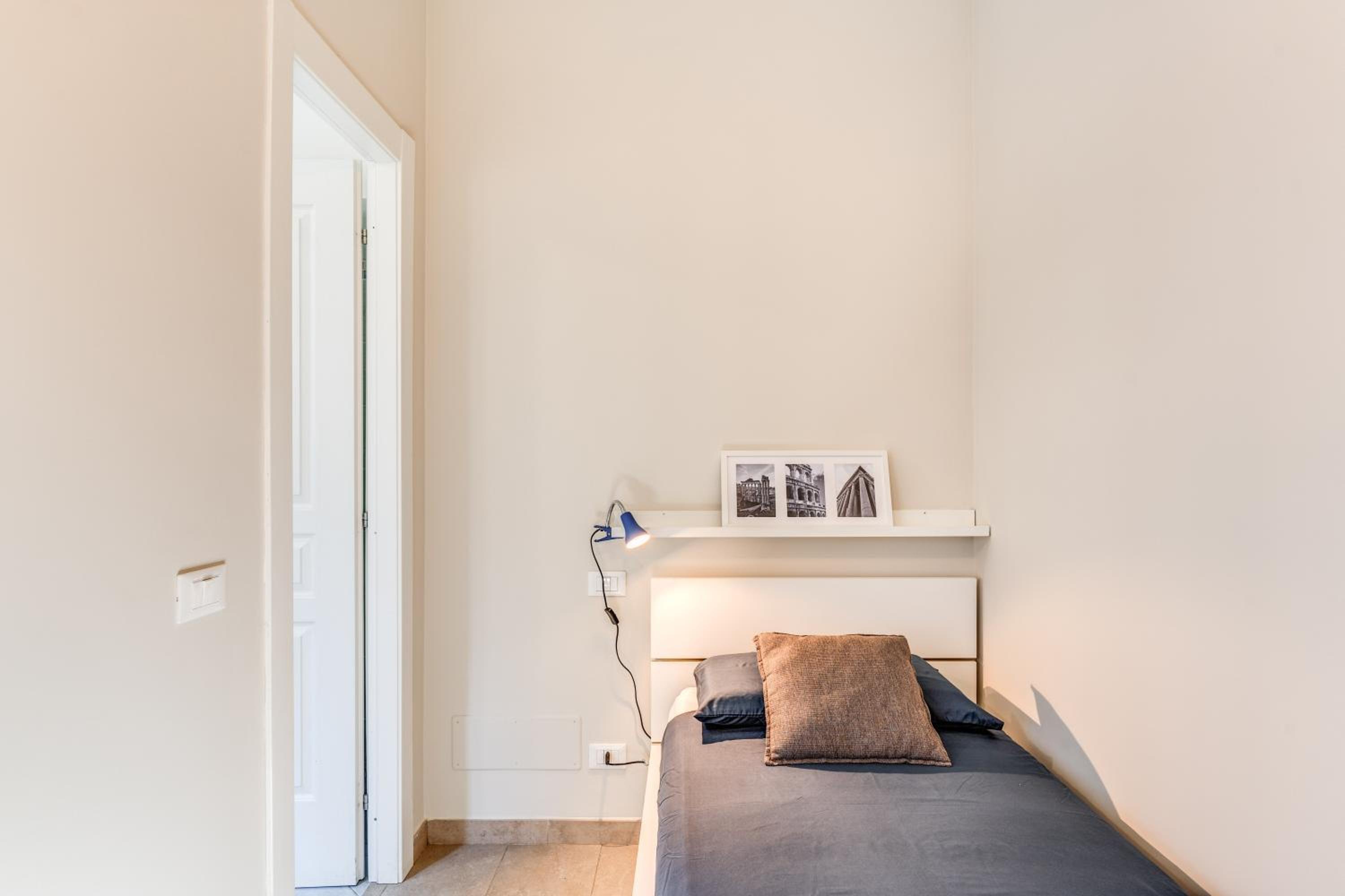 Three-Bedroom Apartment photo 2