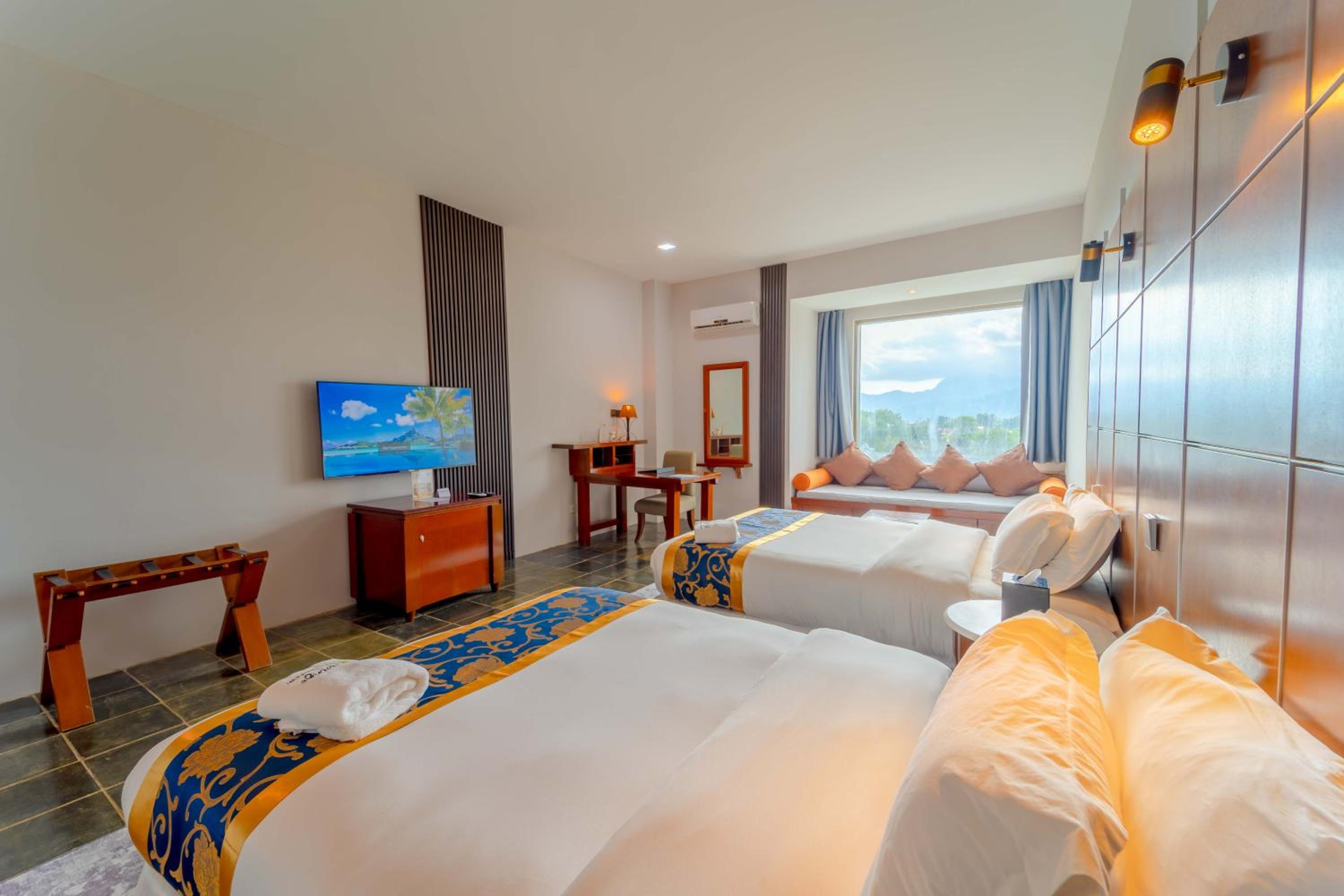 Deluxe Twin Room - Photo 2