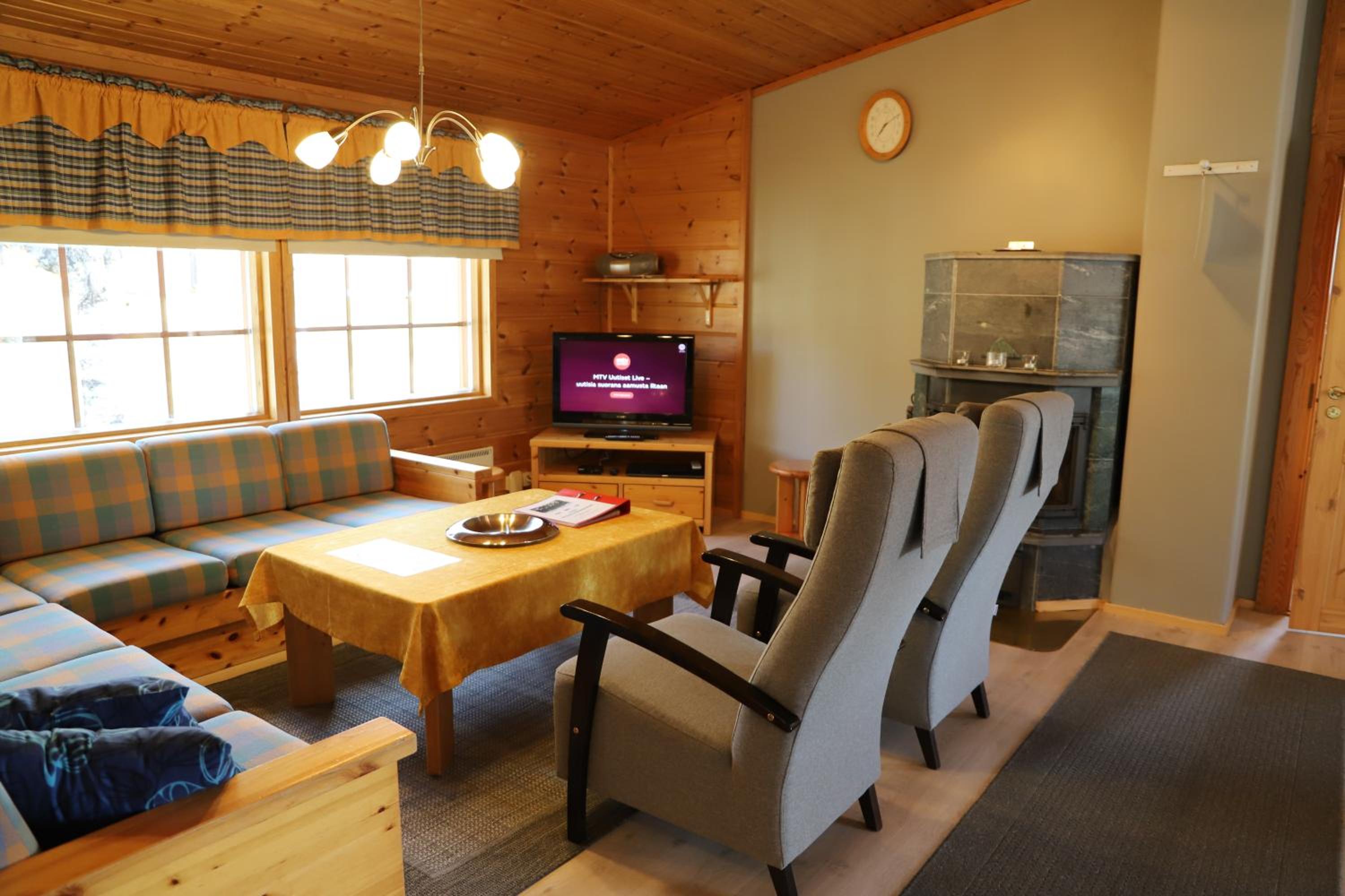 Three-Bedroom Cottage with Sauna