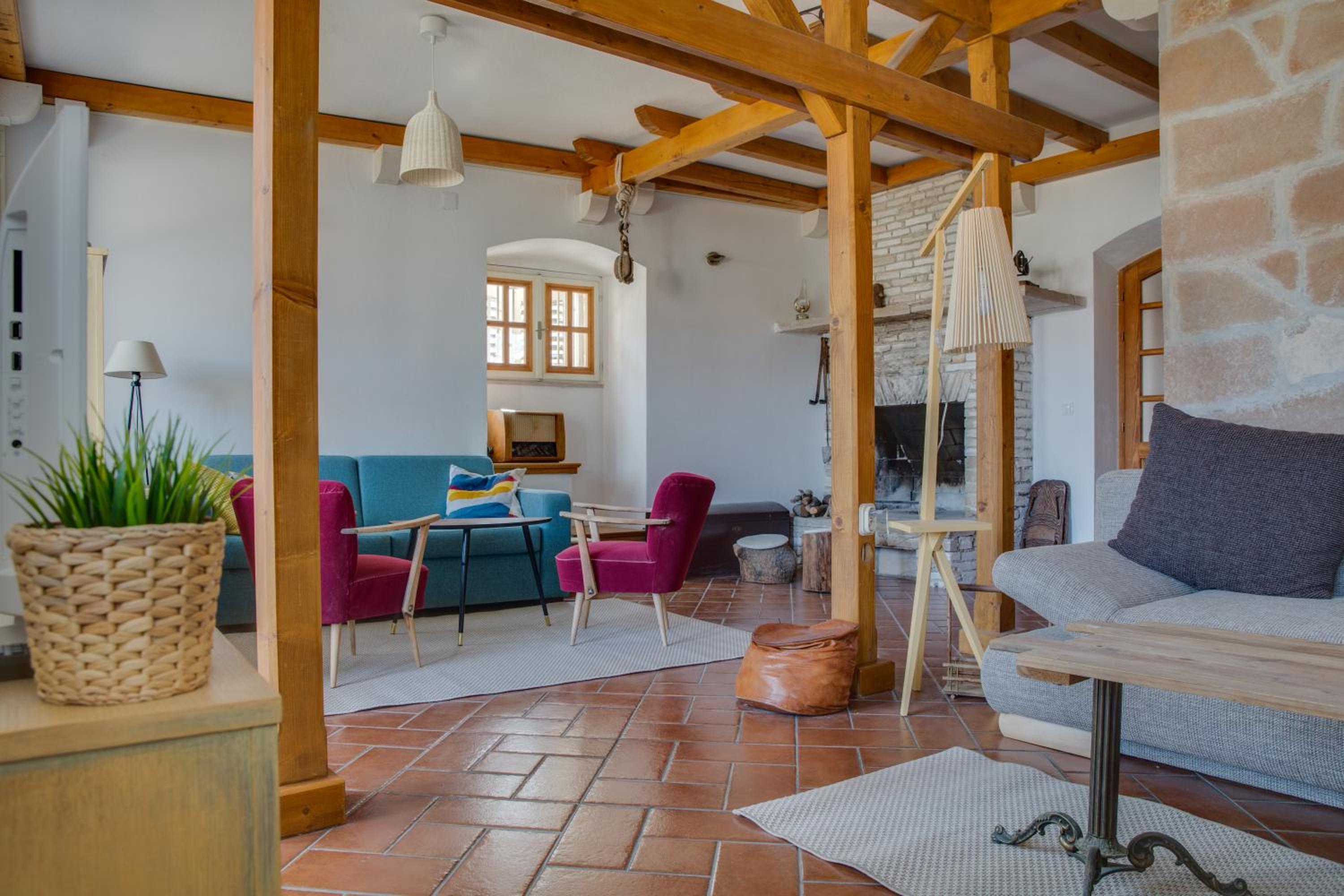 Five-Bedroom House photo 1