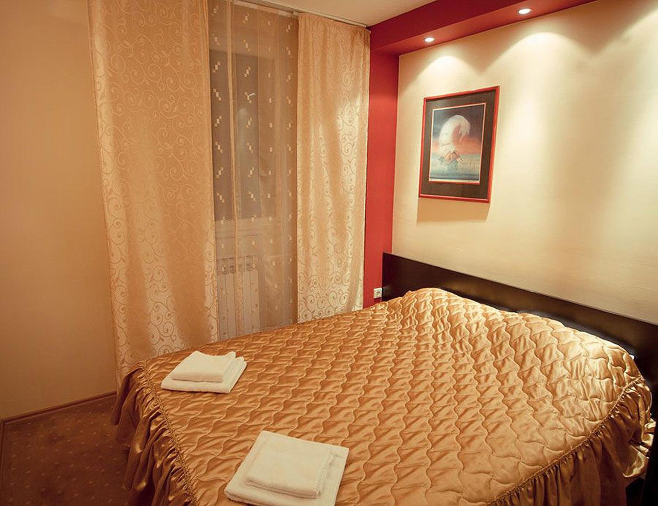 One-Bedroom Apartment - Photo 3