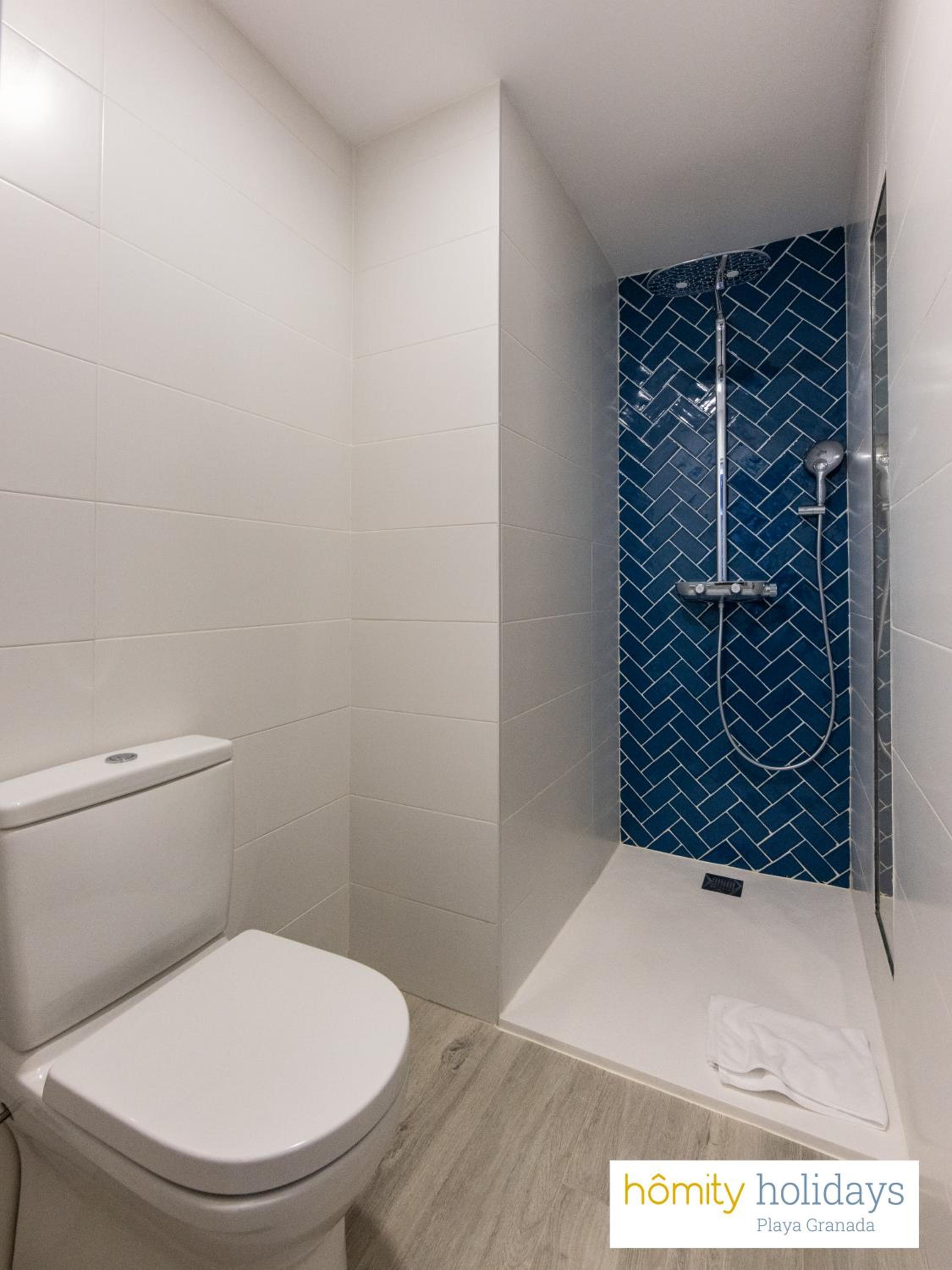 Apartamento de lujo con piscina privada y vista al campo de golf.