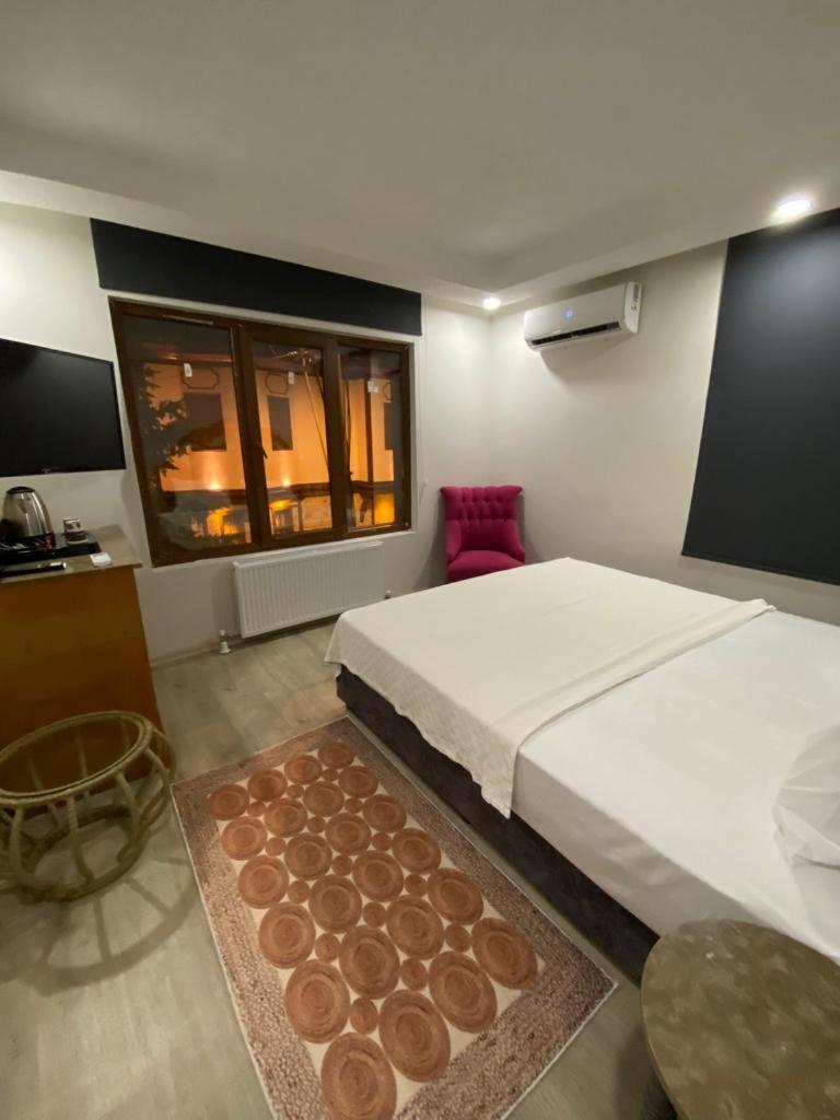 Standard Family Room - Photo 12