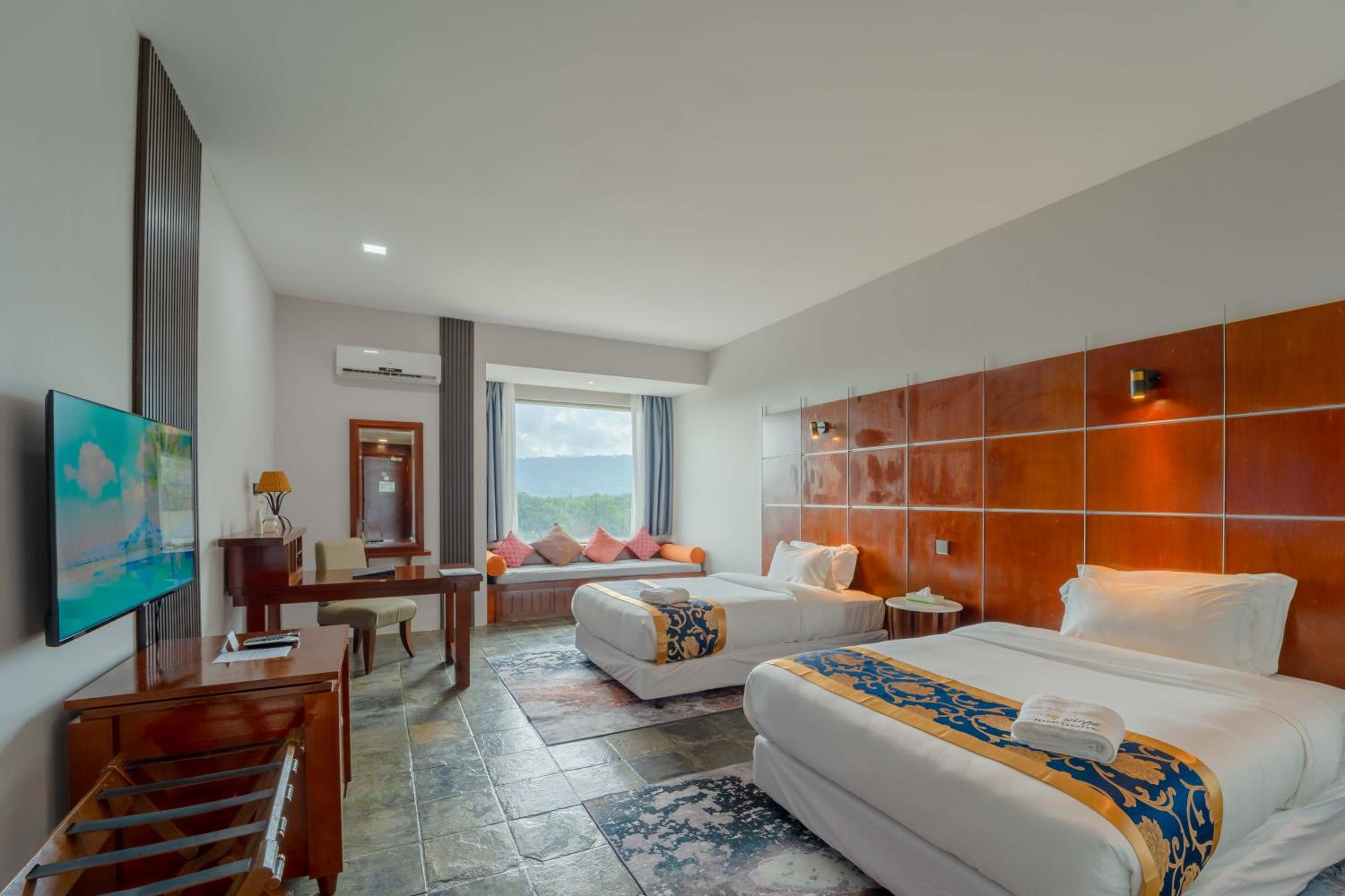 Deluxe Family Room - Photo 4