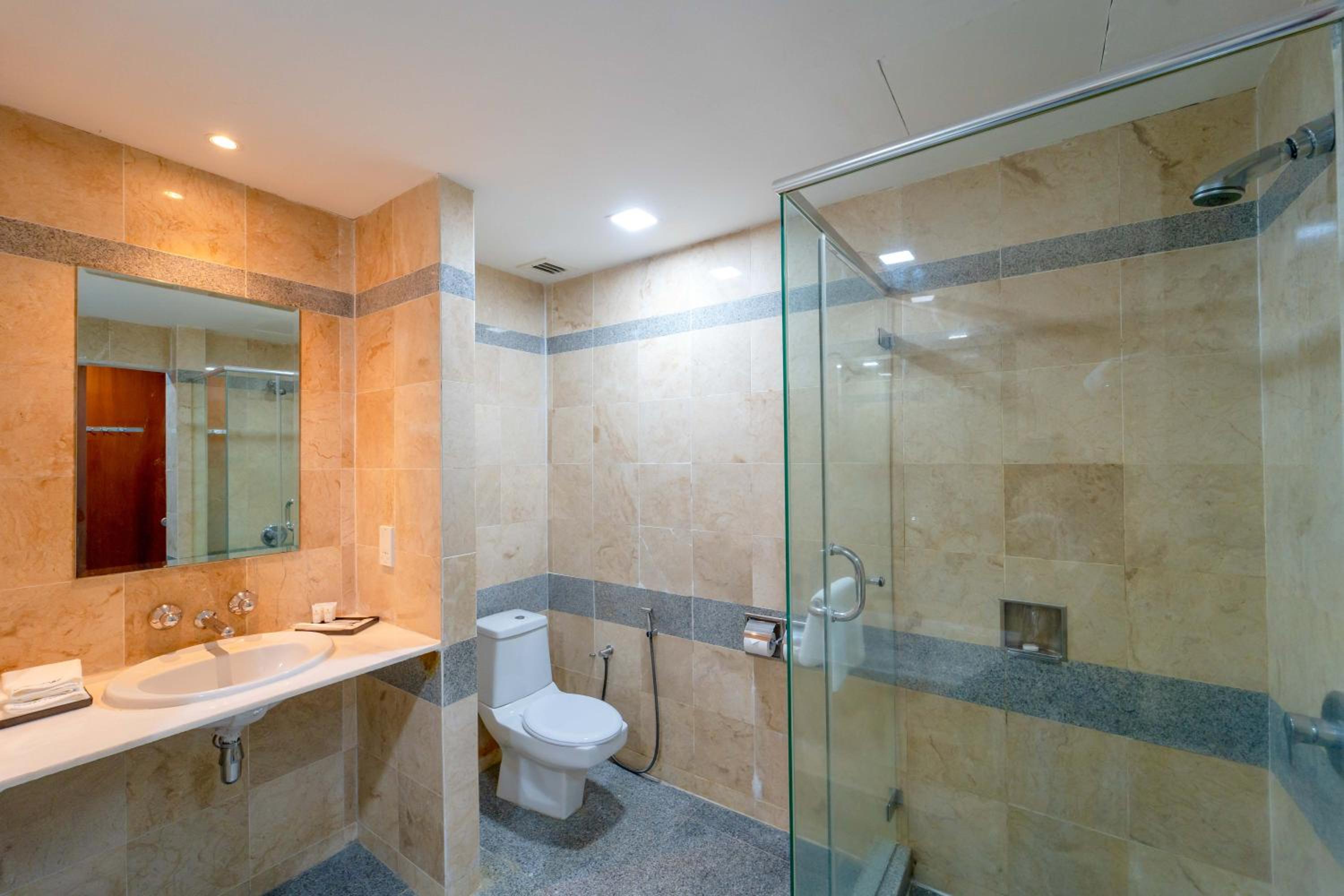 Executive Suite - Photo 1